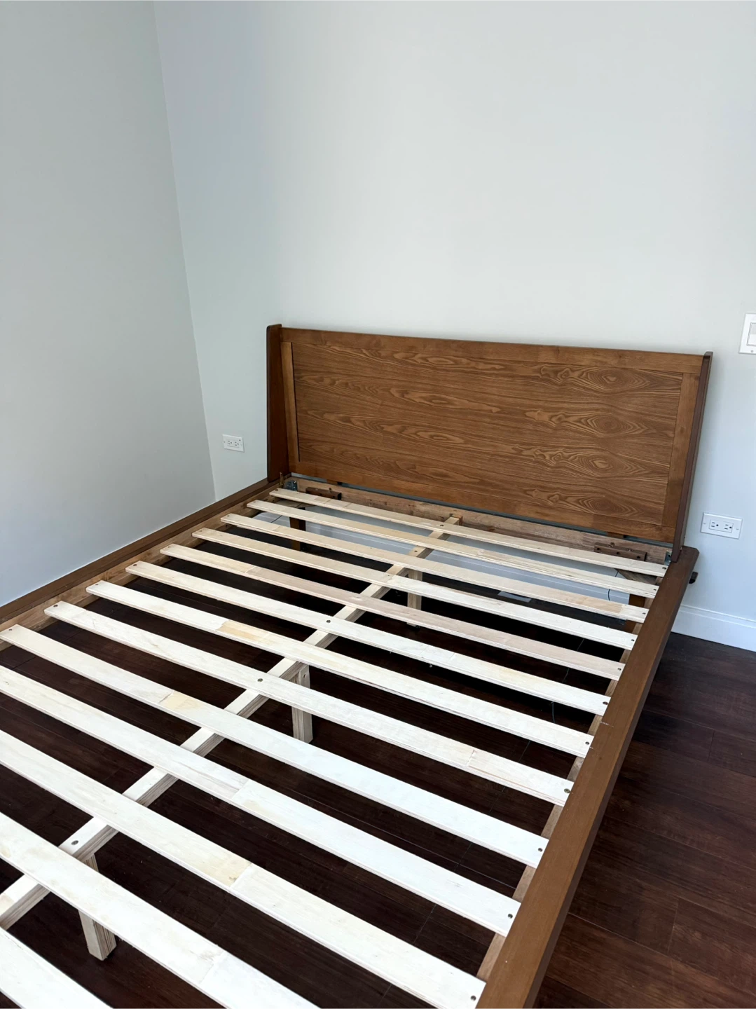 Queen Size Bed Frame - photo 5