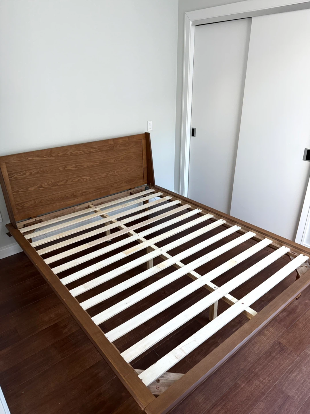 Queen Size Bed Frame - photo 3