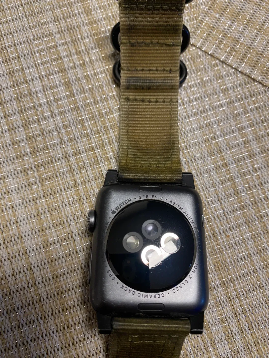 Apple Watch Series 3 42mm with Band image indicator(3)