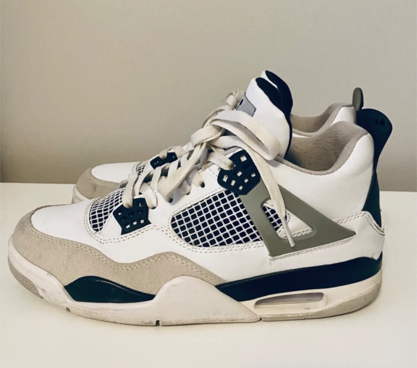 Jordan 4 Retro White Oreo Size 8.5 US image indicator(2)