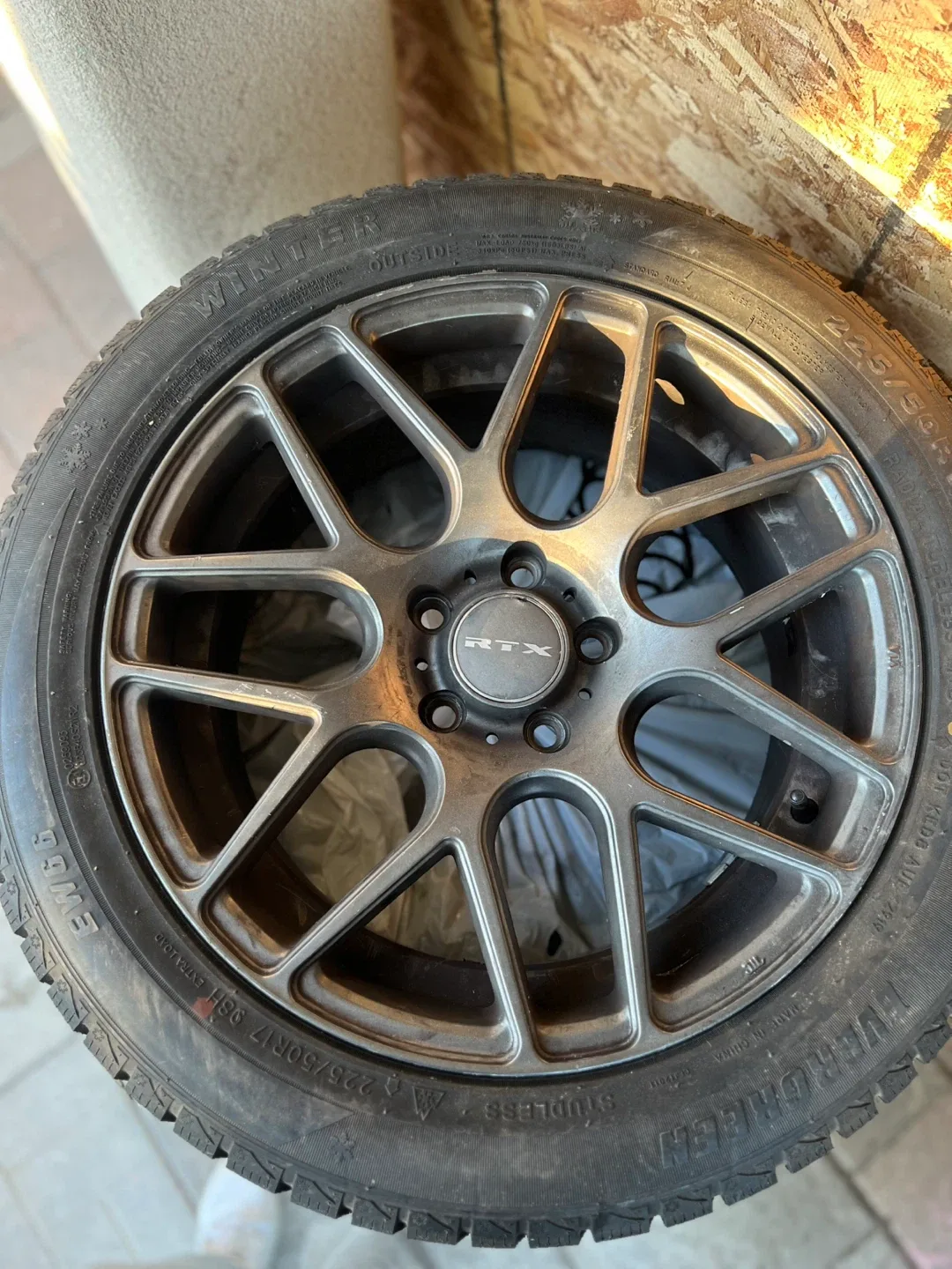 RTX Wheel with Evergreen Winter Tire 225/50R17 image indicator(4)