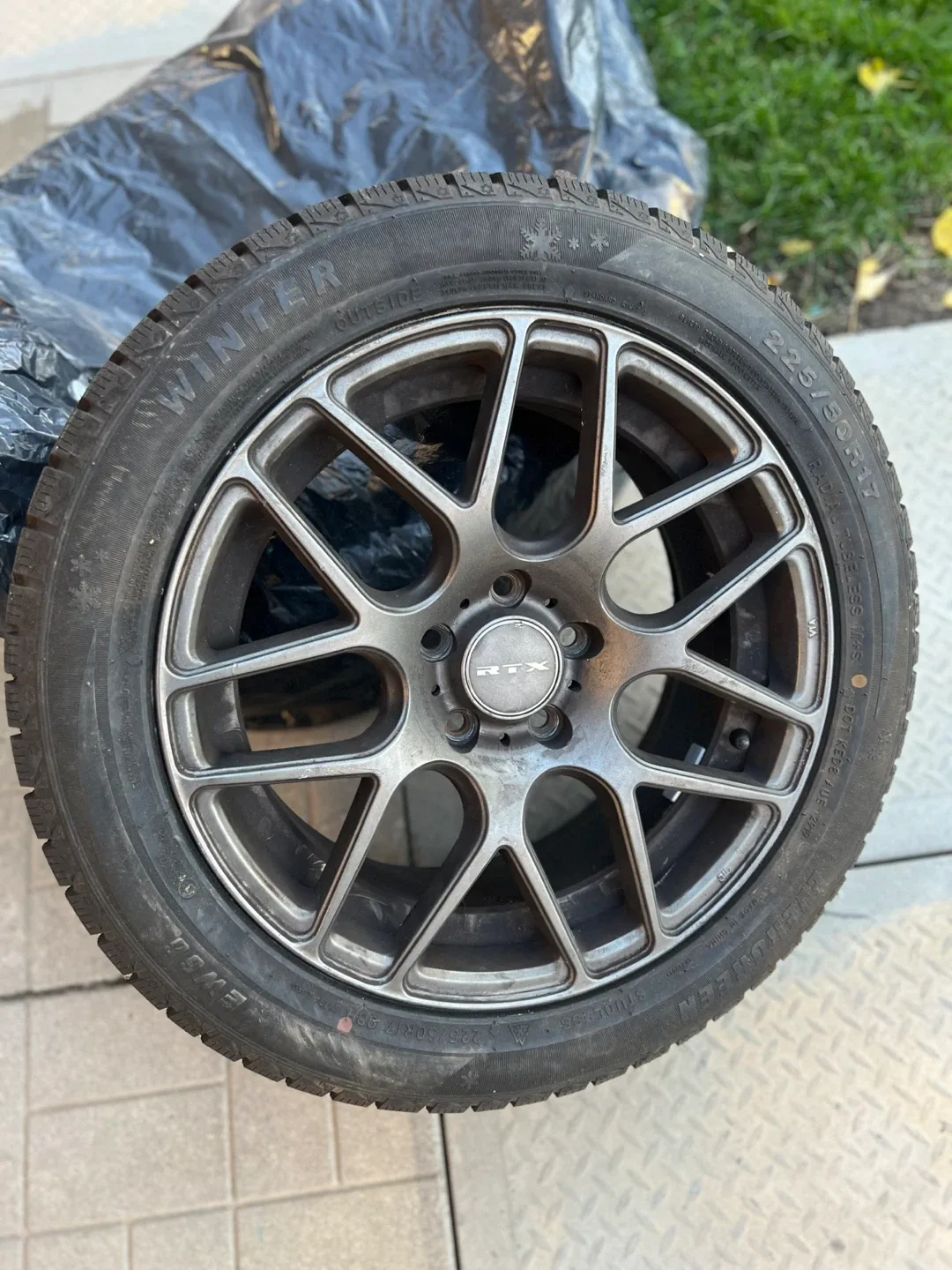 RTX Wheel with Evergreen Winter Tire 225/50R17 image indicator(6)