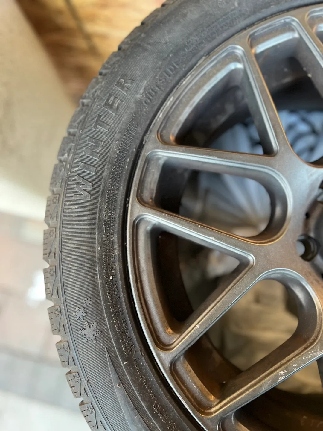 RTX Wheel with Evergreen Winter Tire 225/50R17 image indicator(2)