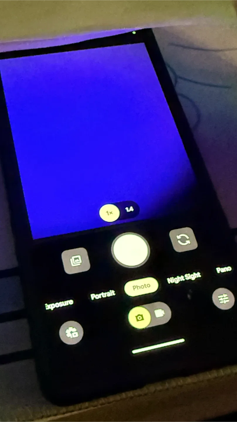 Unlocked Google Pixel 6 - 256GB - with minor Issues image indicator(2)