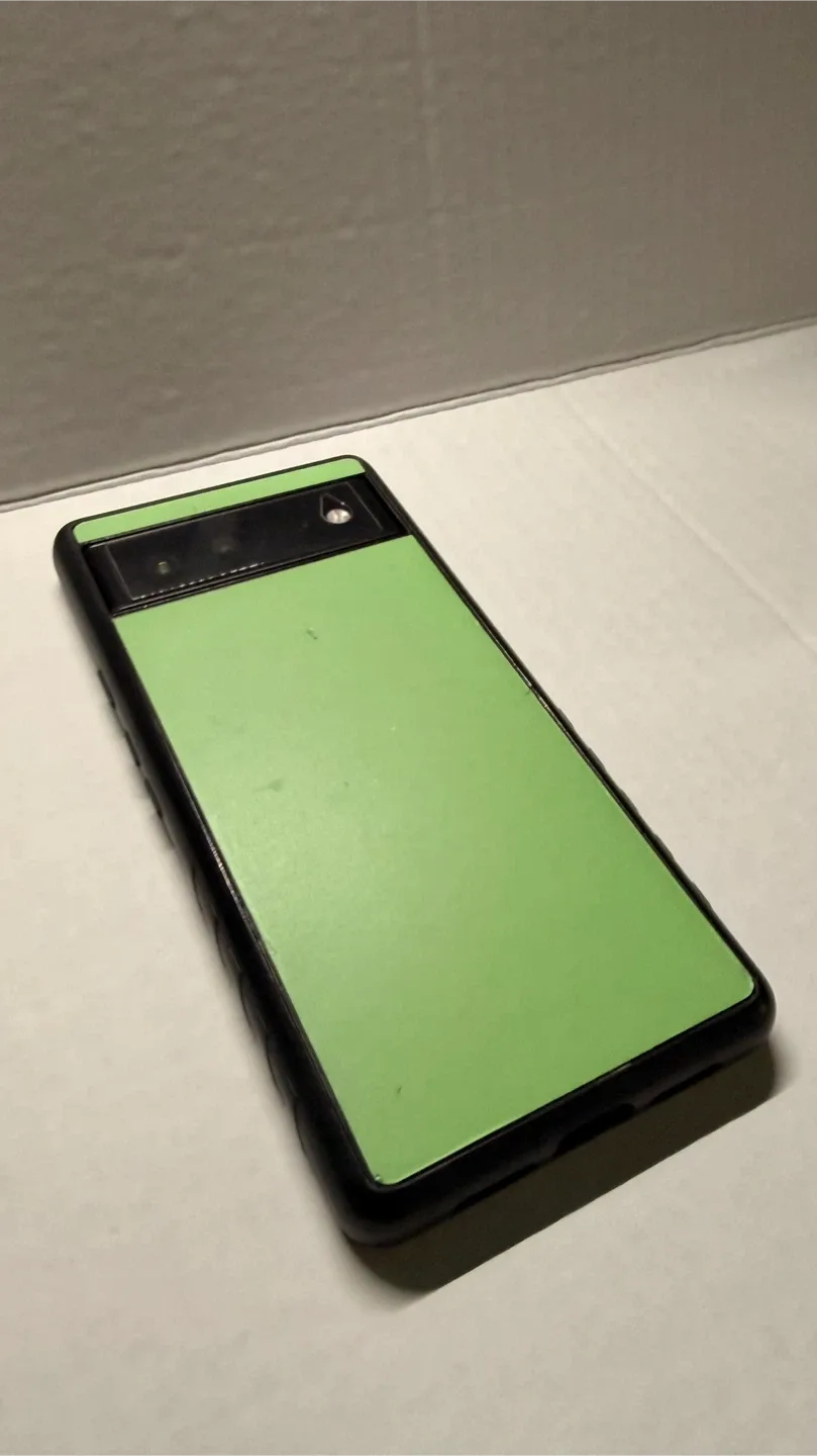 Unlocked Google Pixel 6 - 256GB - with minor Issues image indicator(3)