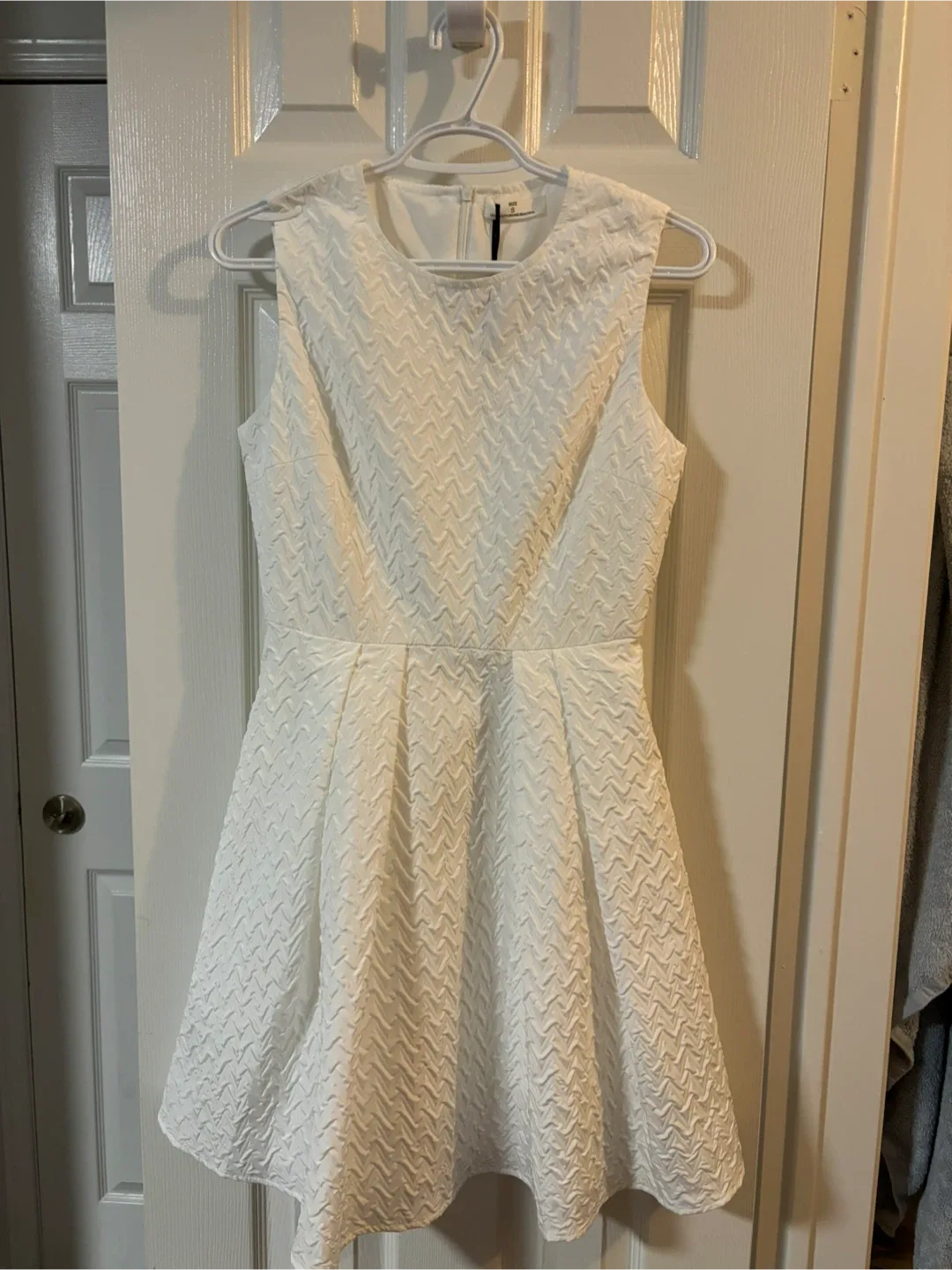 White Sleeveless Dress size s