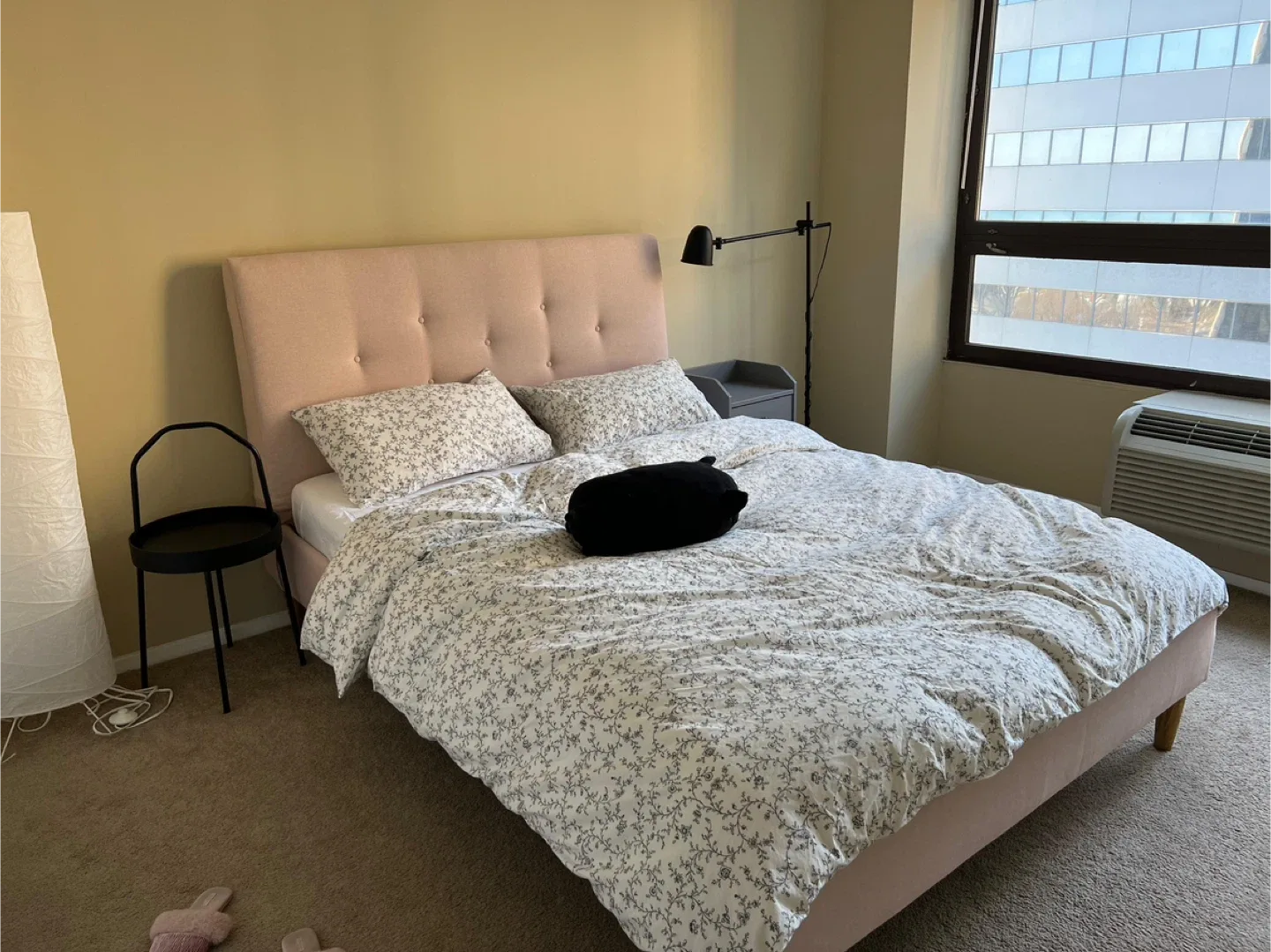 QUEEN BED FRAME IDANÄS thumbnail