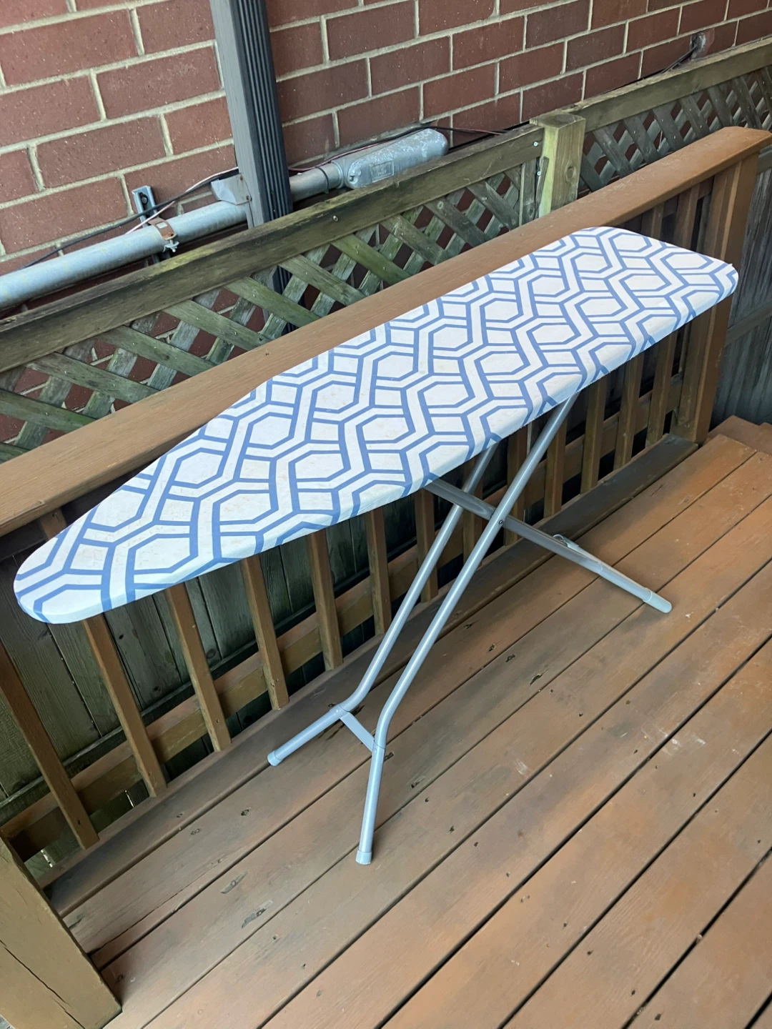 Adjustable Height Metal Ironing Board - Excellent Condition - photo 4