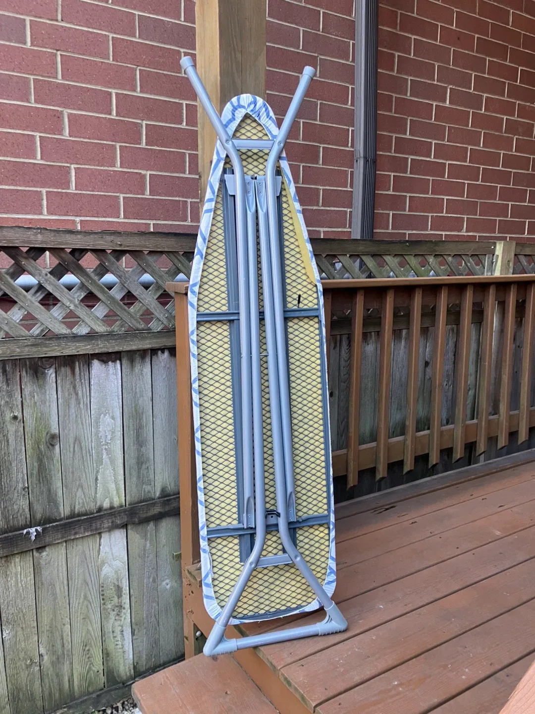 Adjustable Height Metal Ironing Board - Excellent Condition image indicator(7)