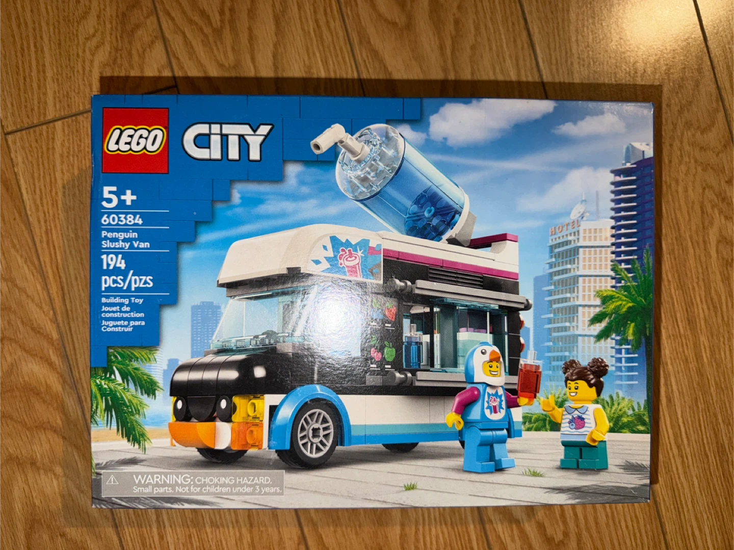 LEGO City 60384 Penguin Slushy Van - New in Box!