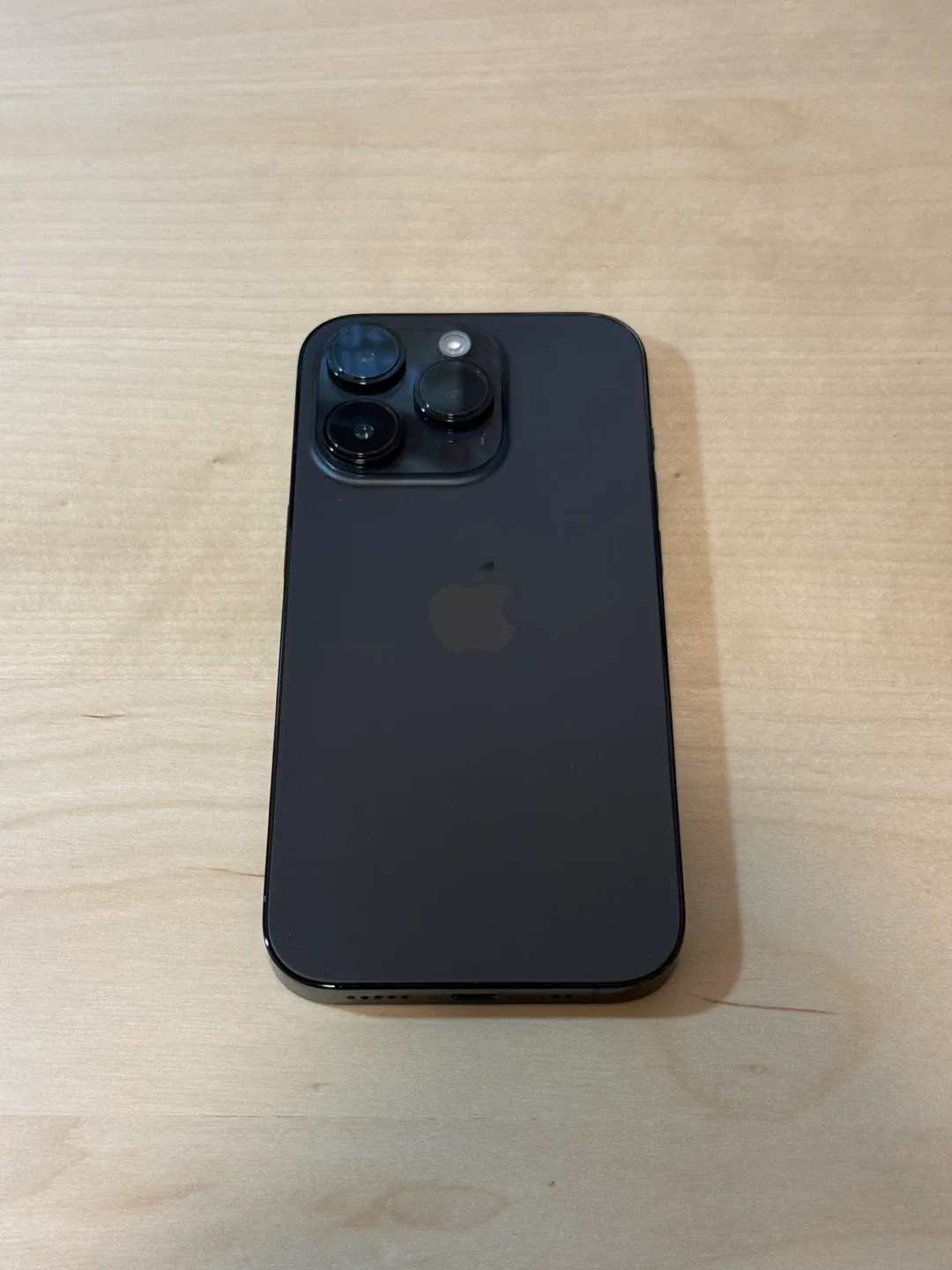 iPhone 14 Pro 128Gb with Mous Case image indicator(3)