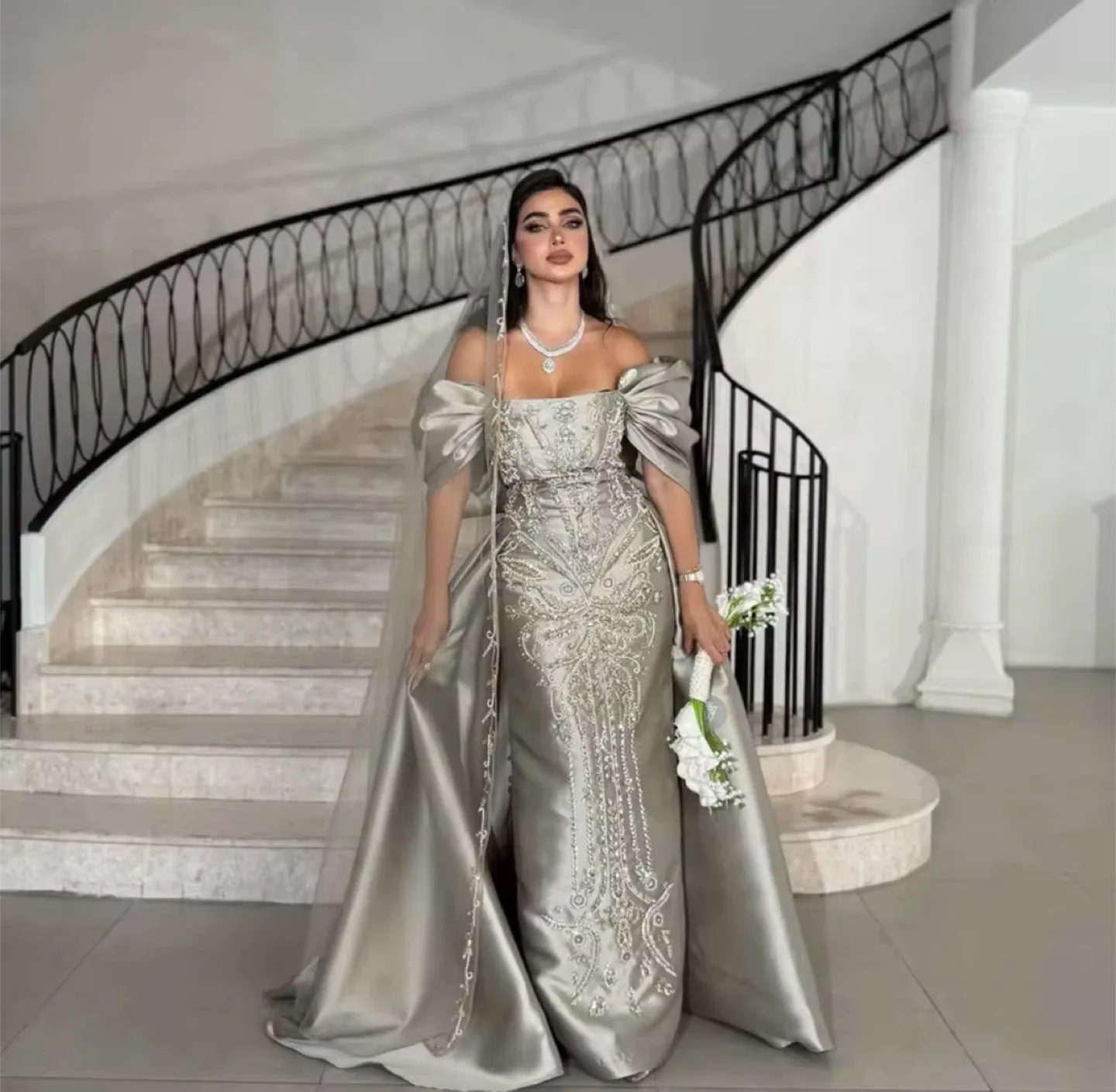 Arabian Night Elegant Evening Dress image indicator(2)