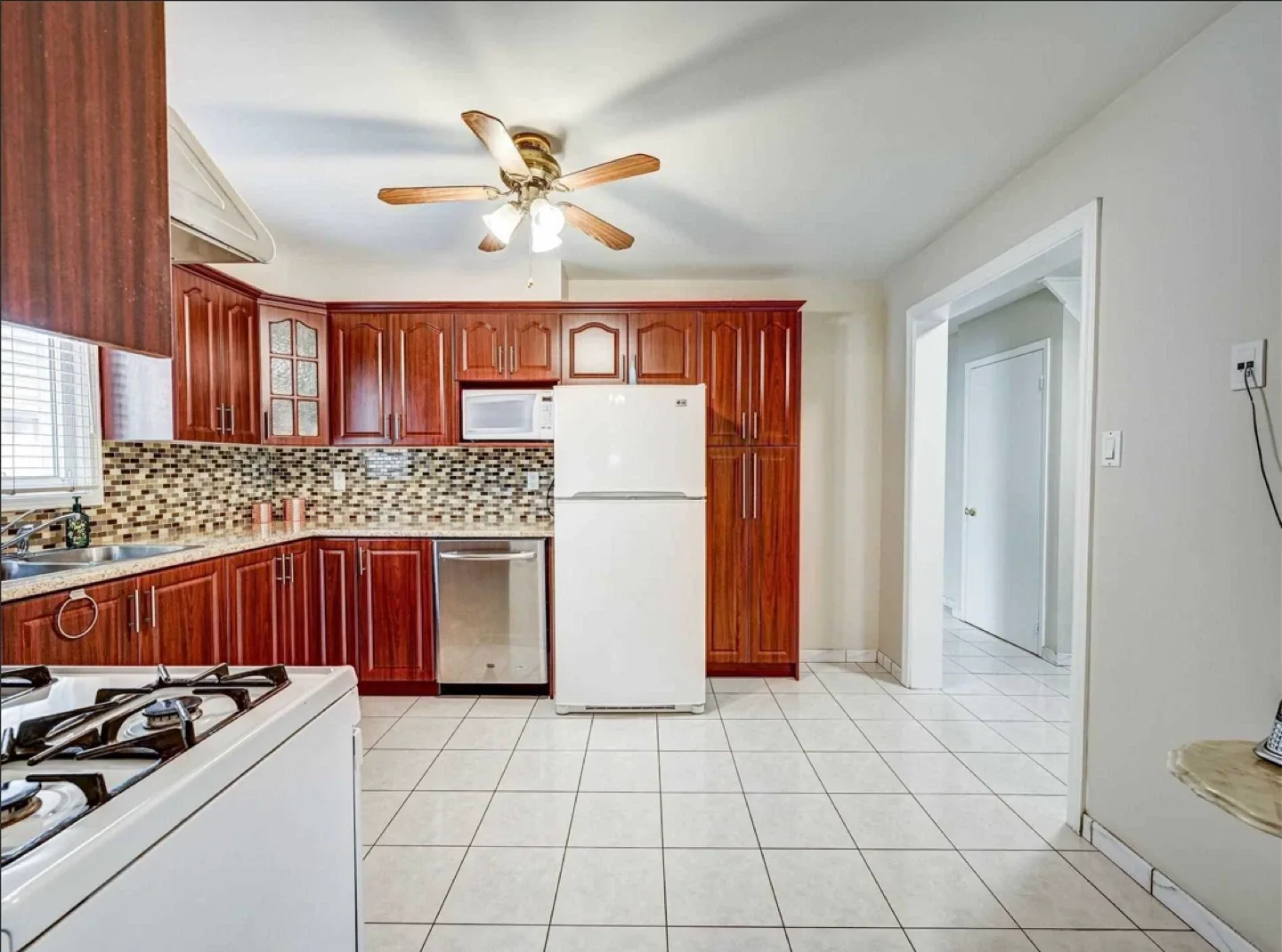 3 bed 3 bath house for rent image indicator(2)