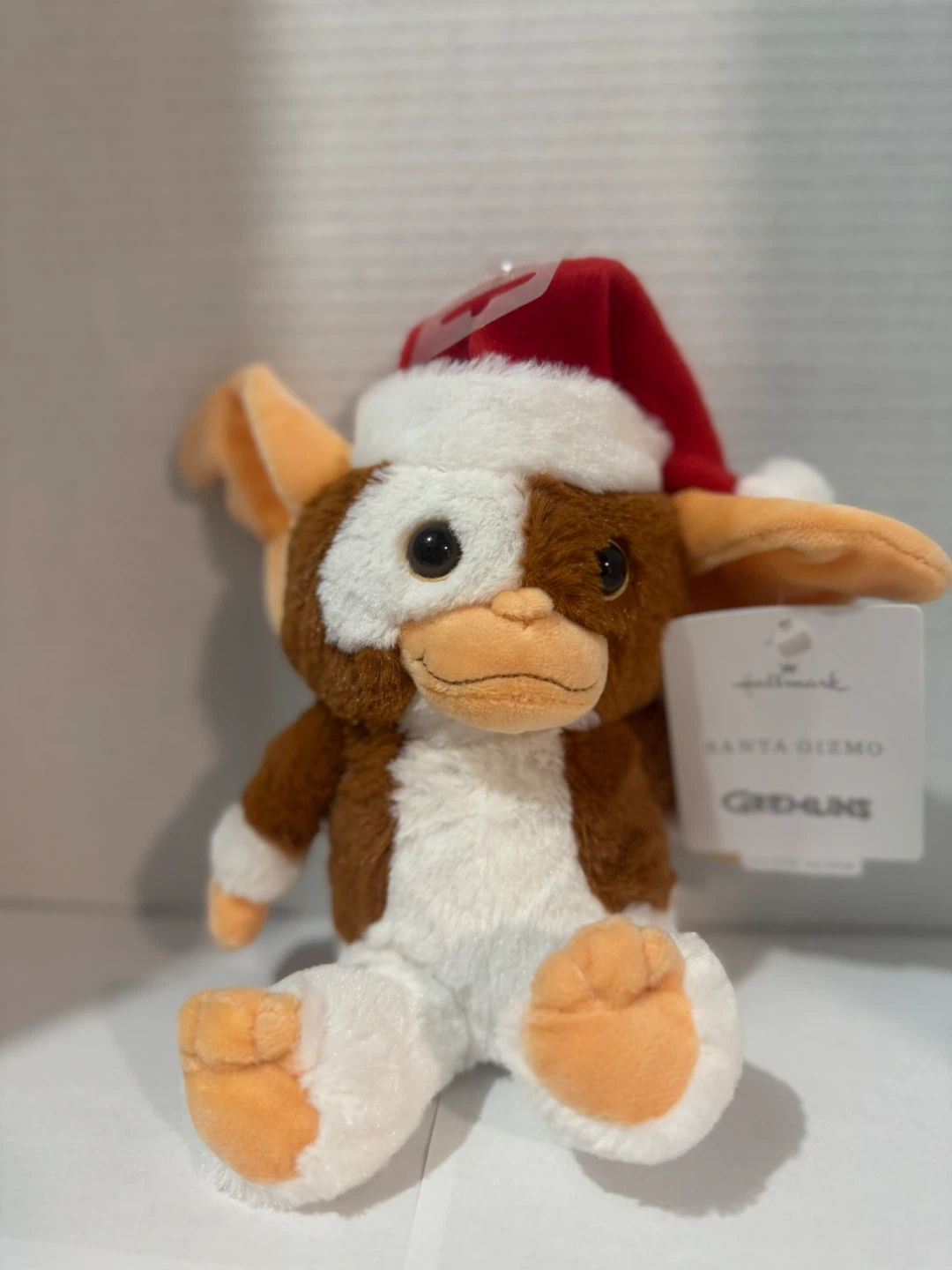 BNWT Hallmark Santa Gizmo Gremlins Plush Toy - photo 2