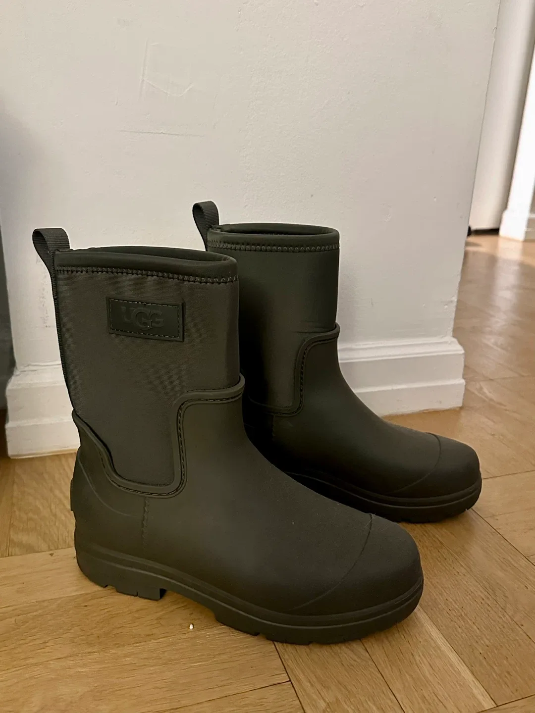 UGG Women's Waterproof Rain Boot - Size 7 - Olive image indicator(3)