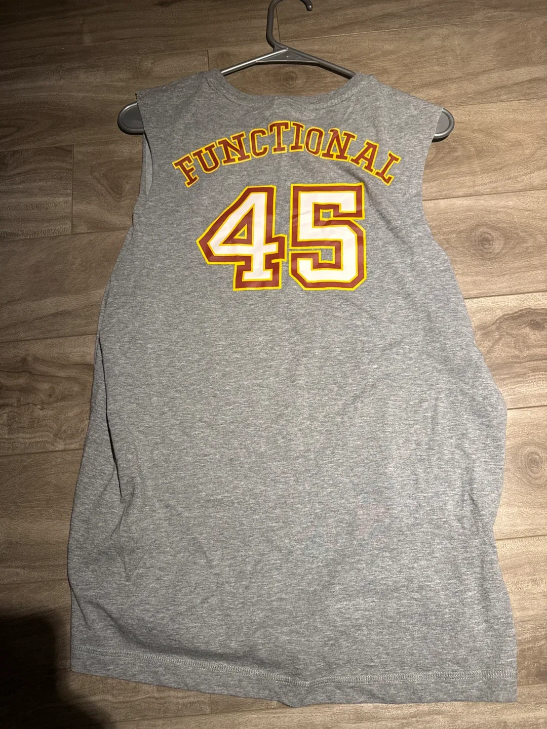 F45 Functional Tank Top - Size L image indicator(4)