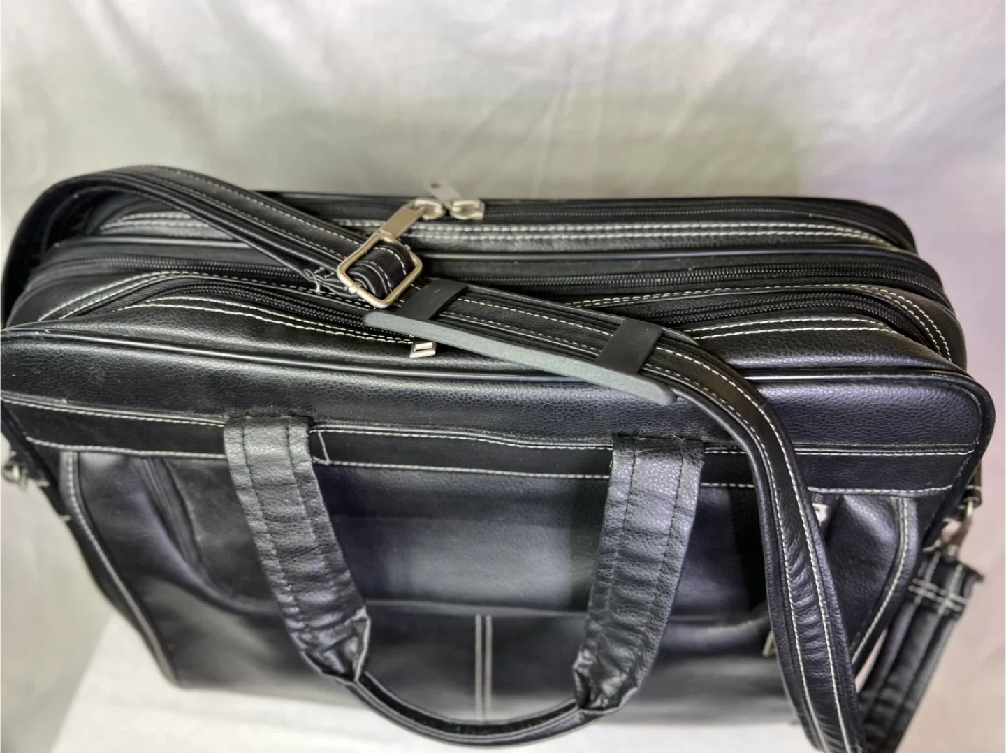 Black  Briefcase image indicator(2)