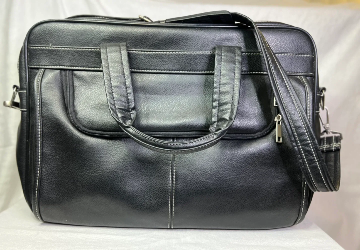 Black  Briefcase image indicator(3)