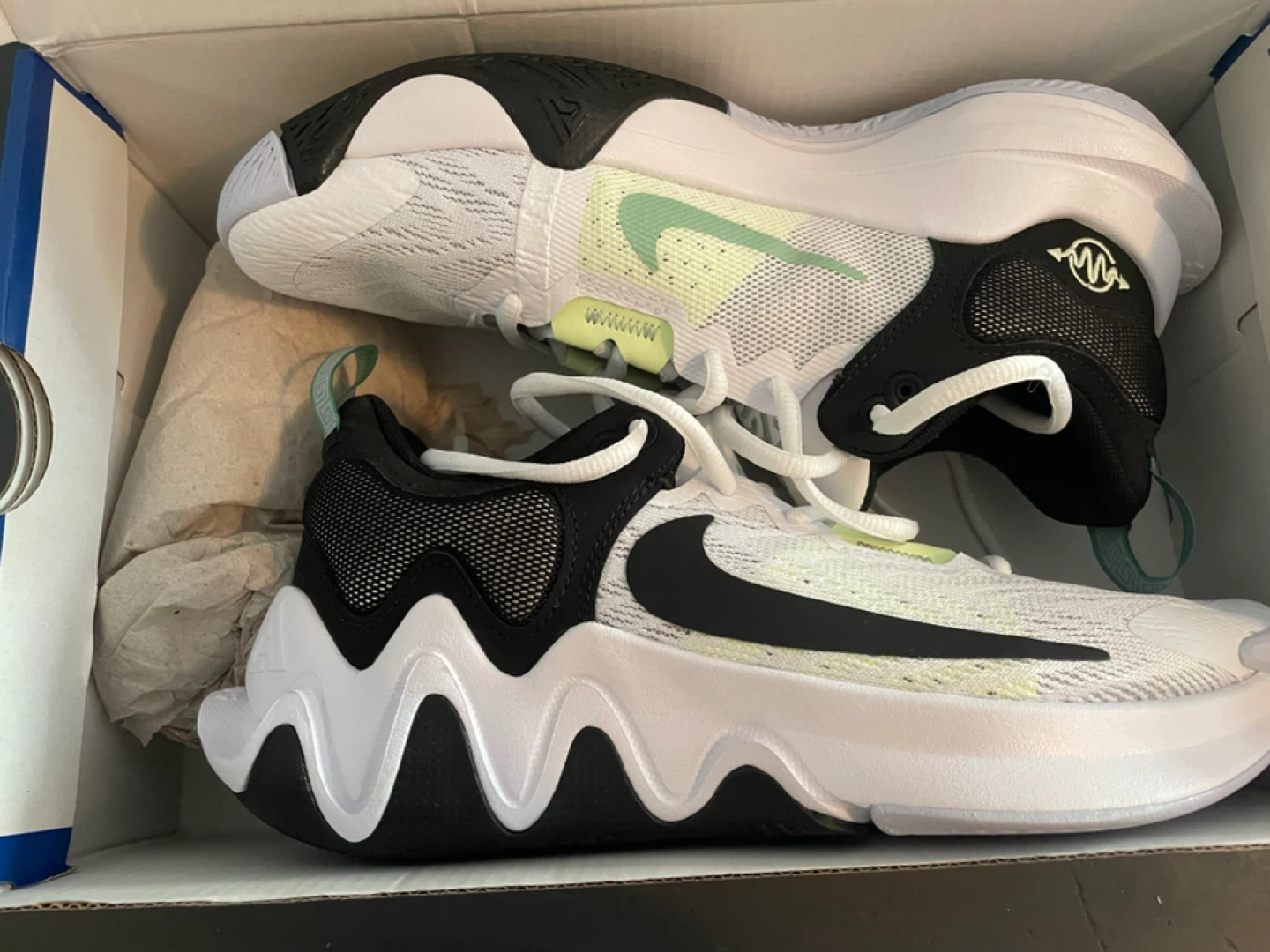 Nike Giannis Immortality 2 Size 7 Sneakers