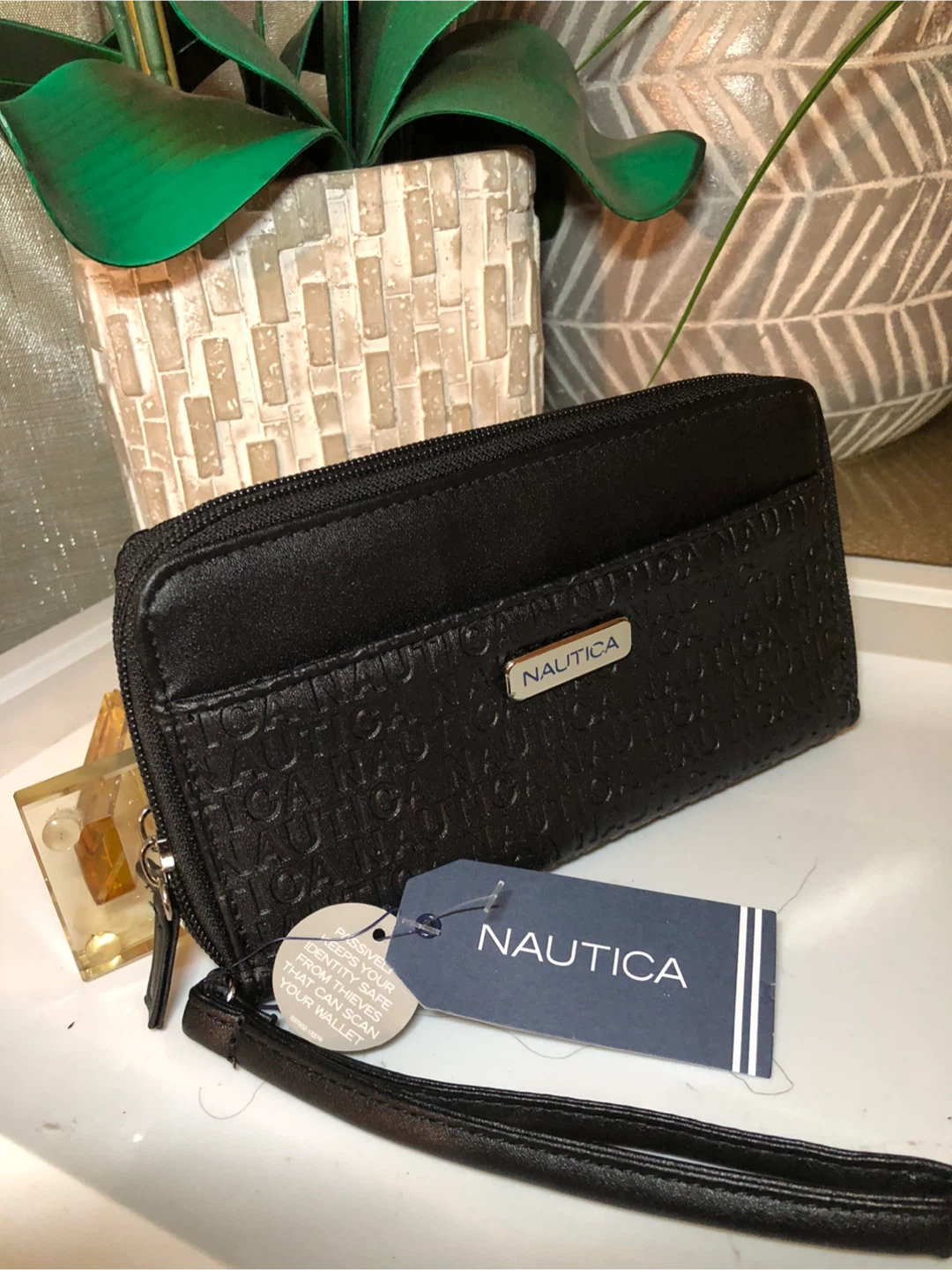 Nautica Black Wristlet Wallet - New with Tags! - photo 2