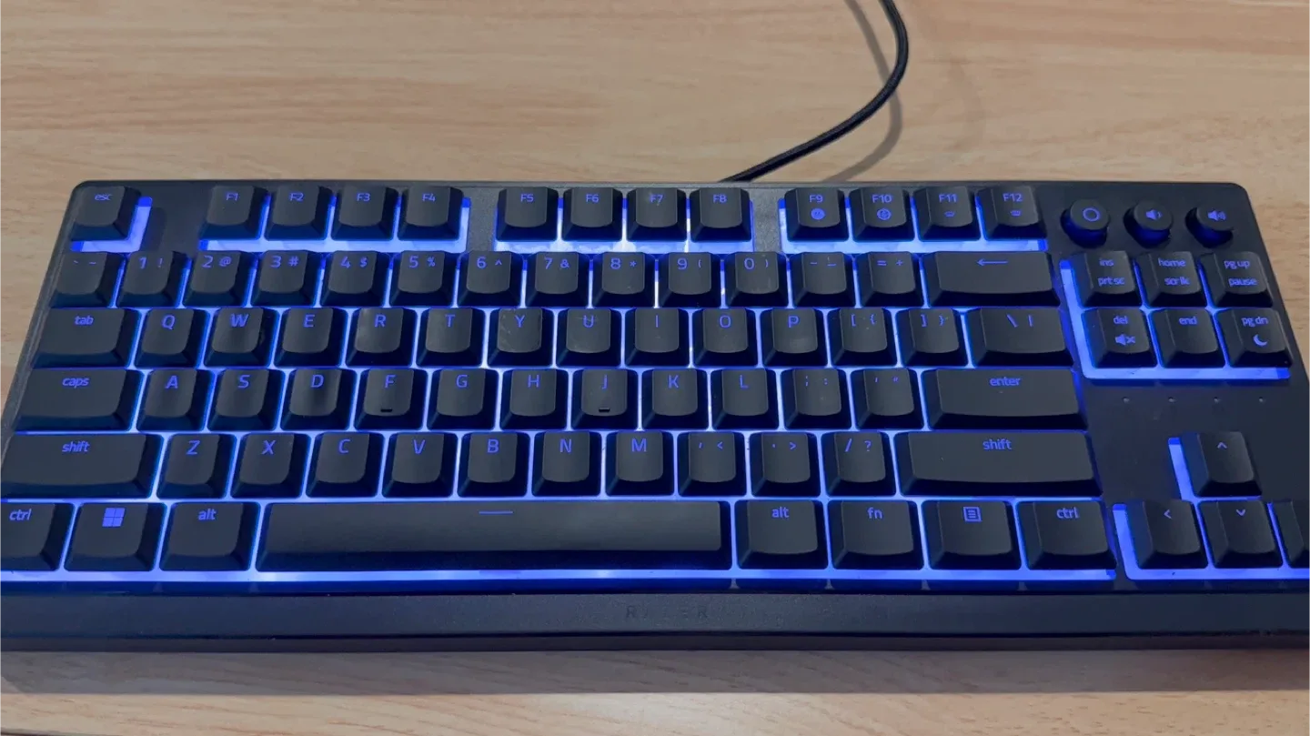 Razer Ornata V3 TKL Gaming Keyboard image indicator(2)