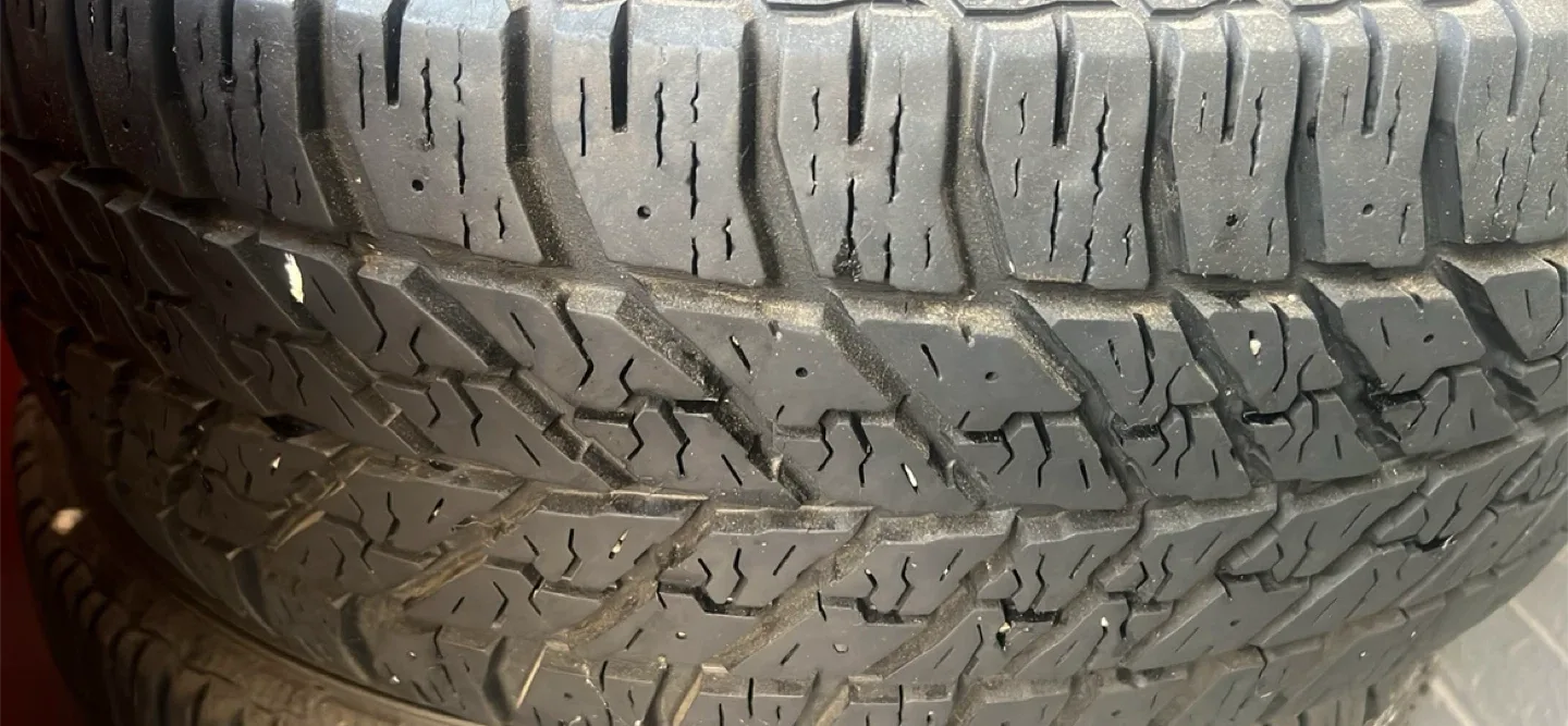 Set of 5 Tires - 225/55R17 image indicator(6)