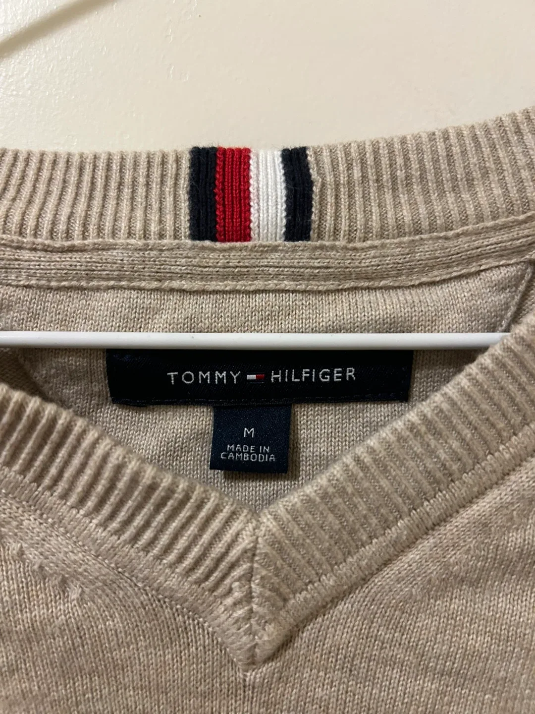 Tommy Hilfiger Beige V-Neck Sweater - Size M image indicator(3)