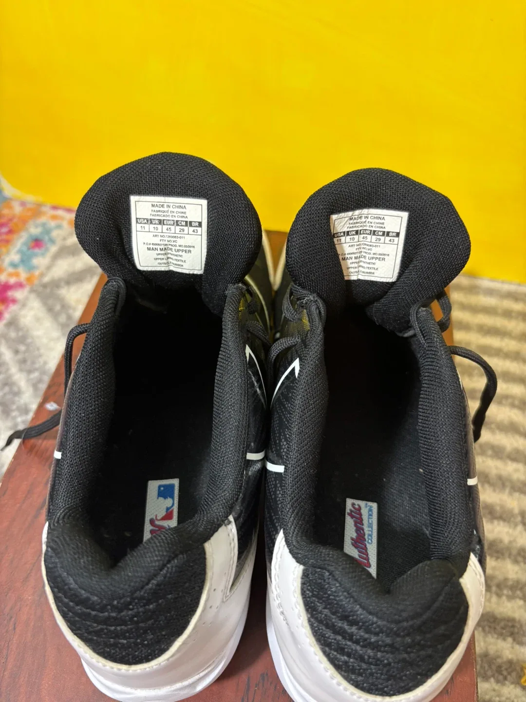 Under Armour Black/White Baseball Cleats - Size 10.5 image indicator(5)