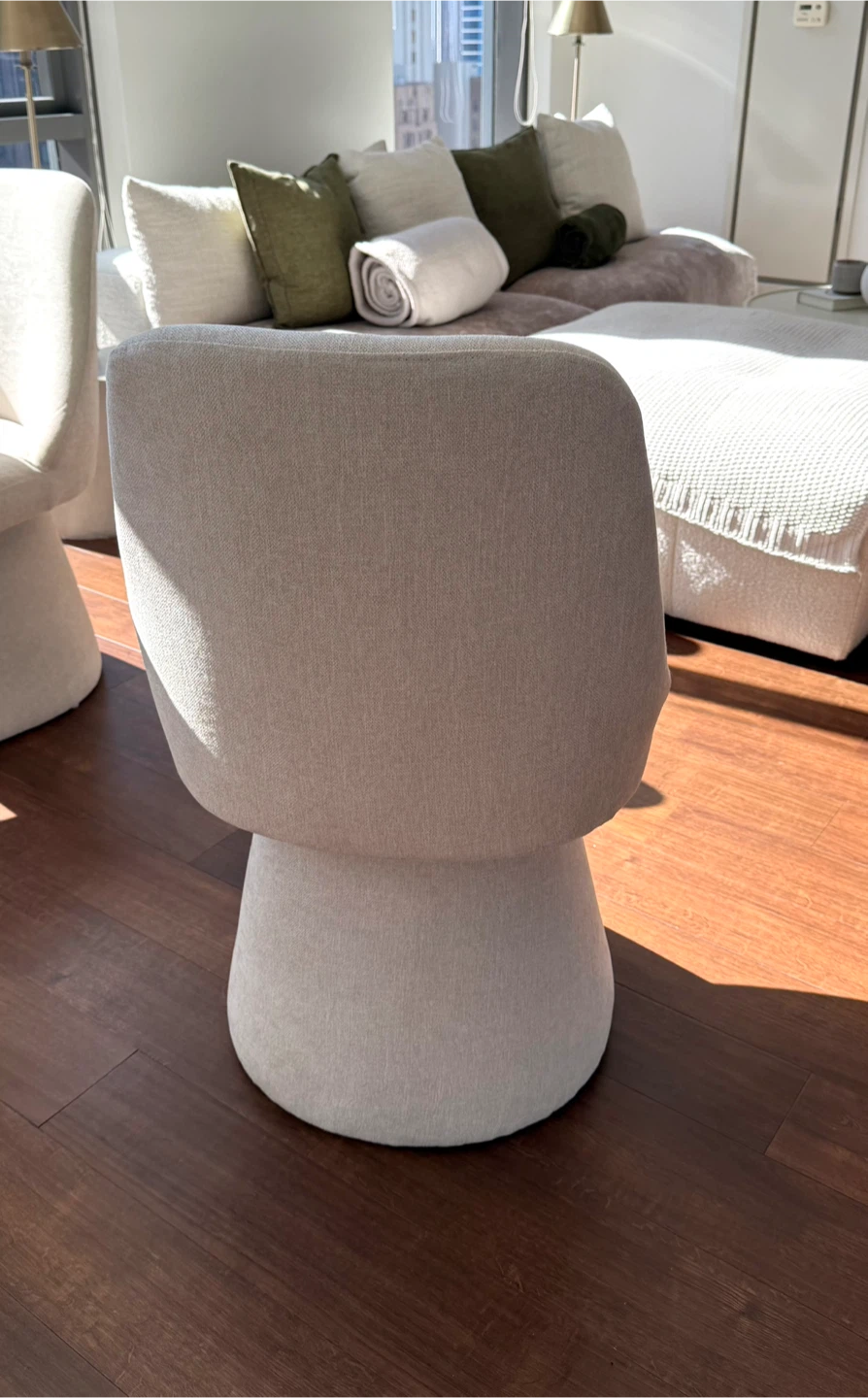 Set of 4 Cream Swivel Dining Chairs - photo 2