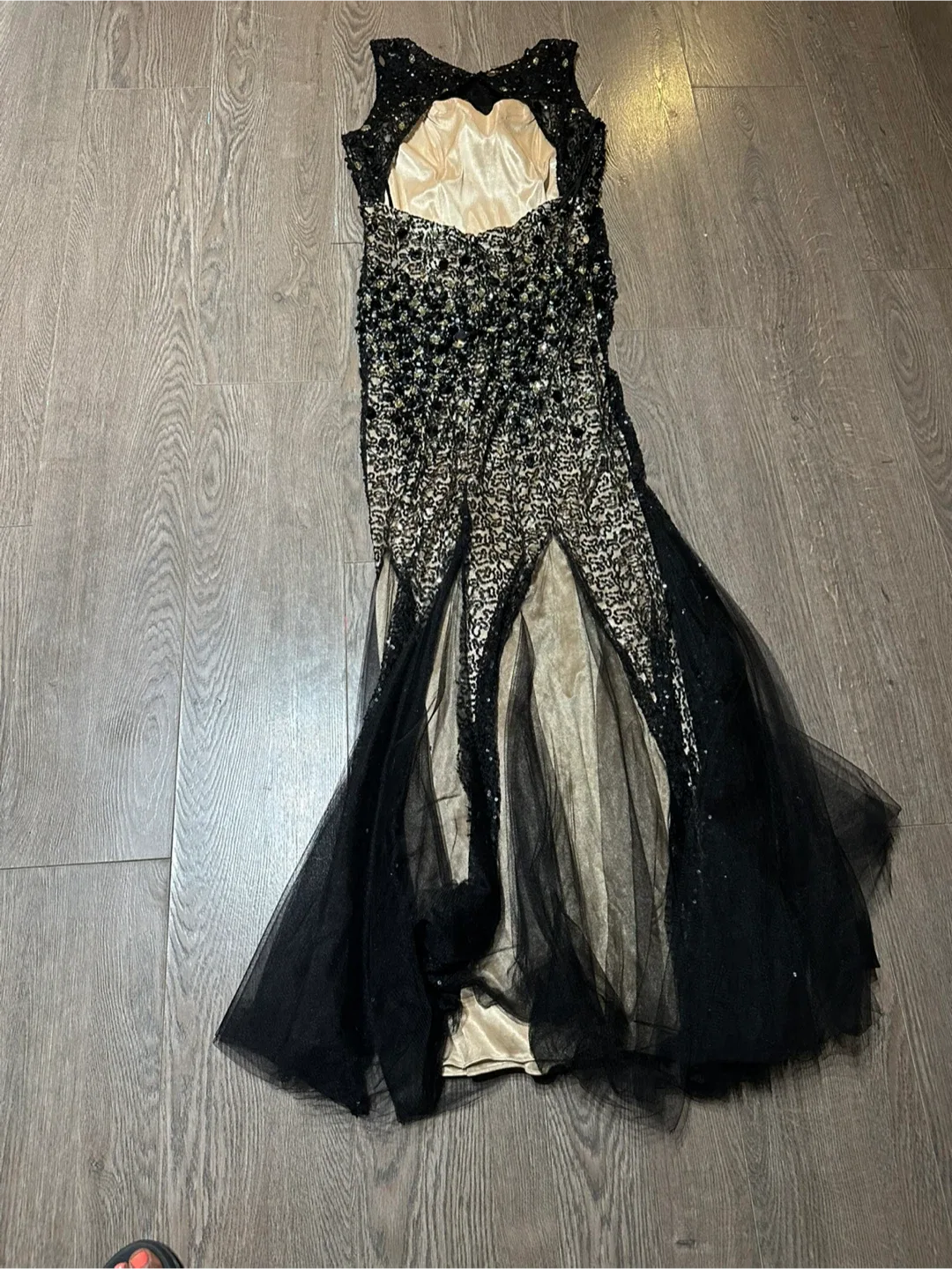 Black & Gold Evening Gown image indicator(2)
