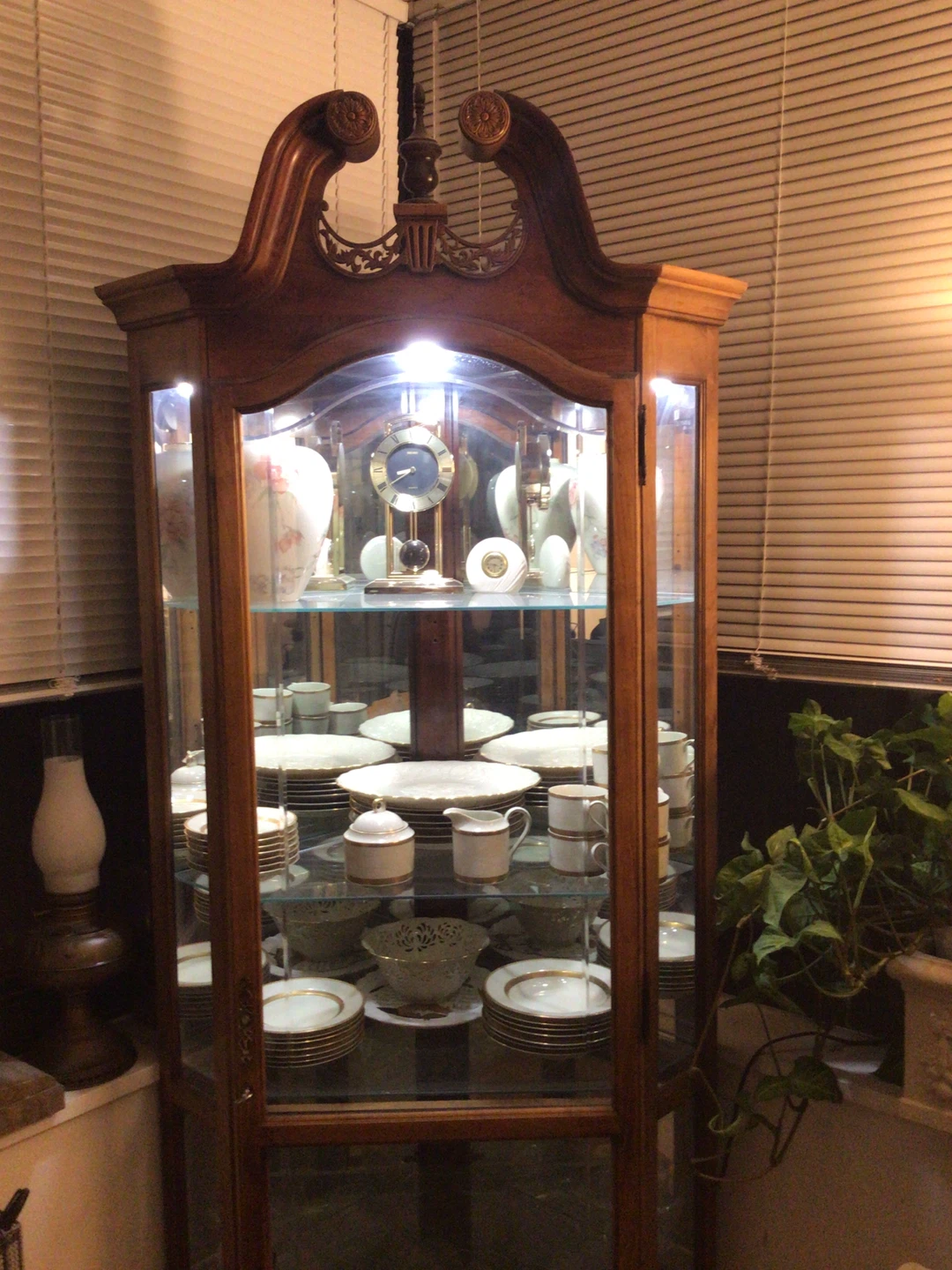 Vintage Bombay Company Curved Cabinet - photo 5
