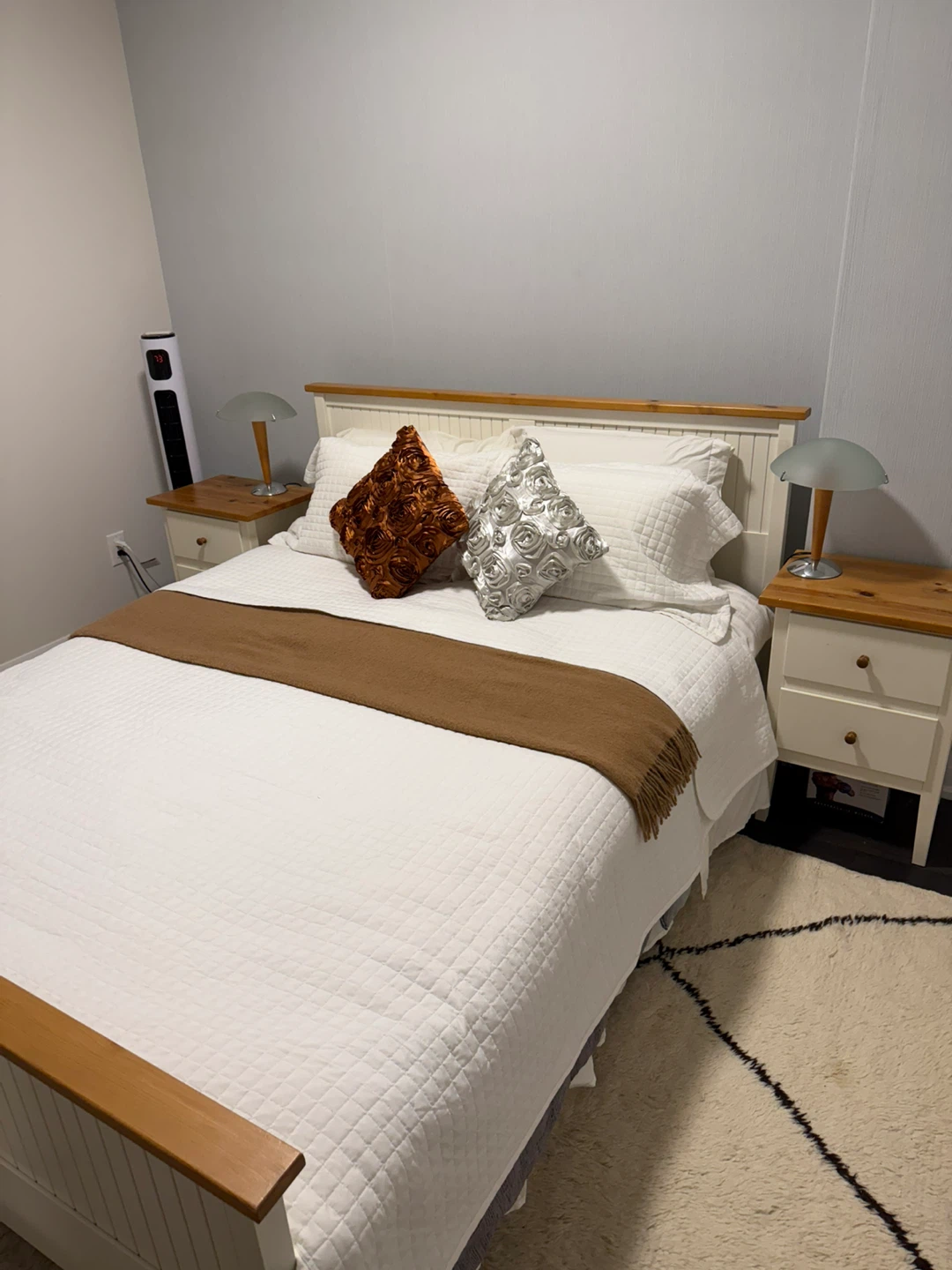 Bedroom Set - Bed, Dresser, Nightstands - photo 4
