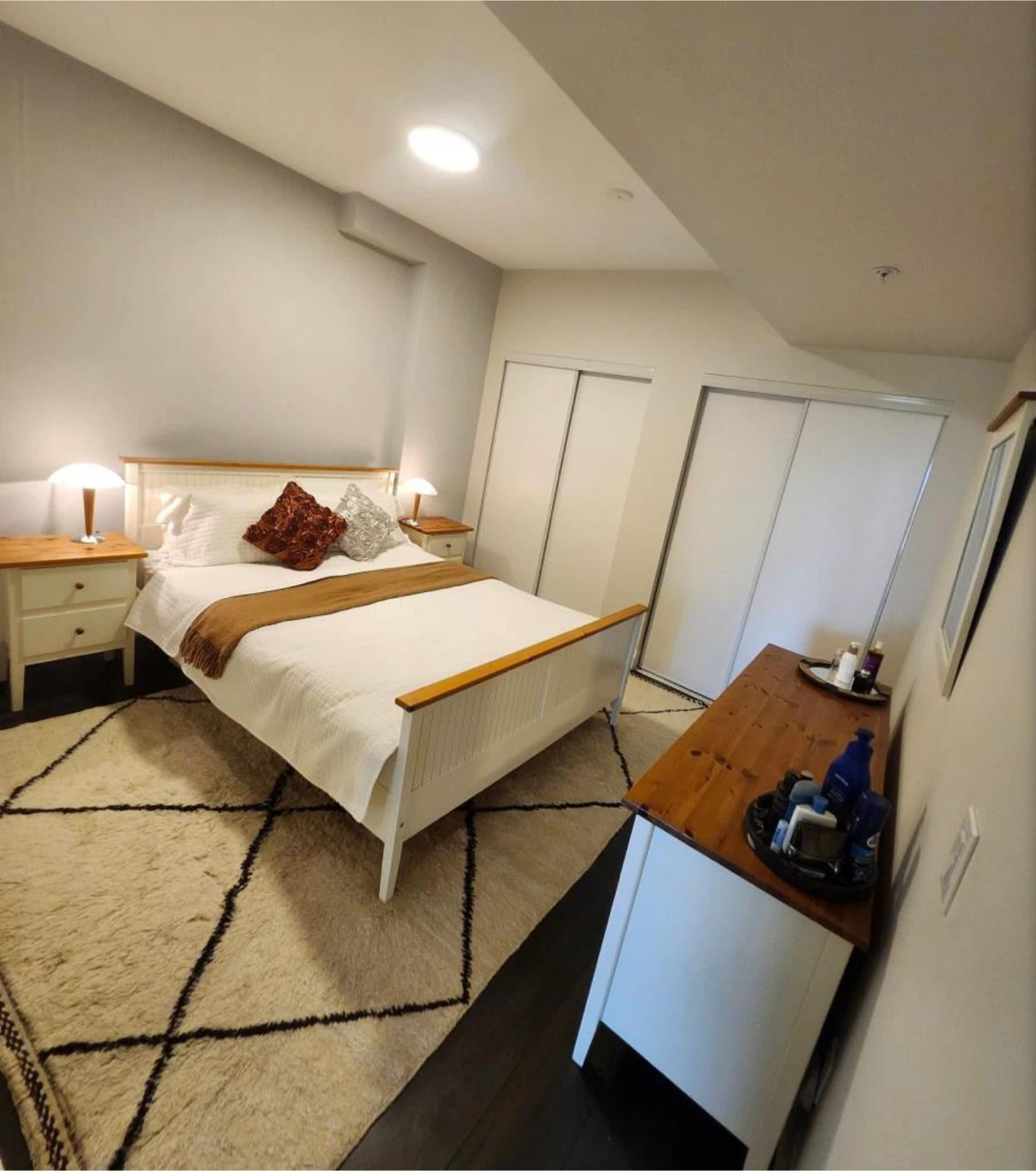 Bedroom Set - Bed, Dresser, Nightstands