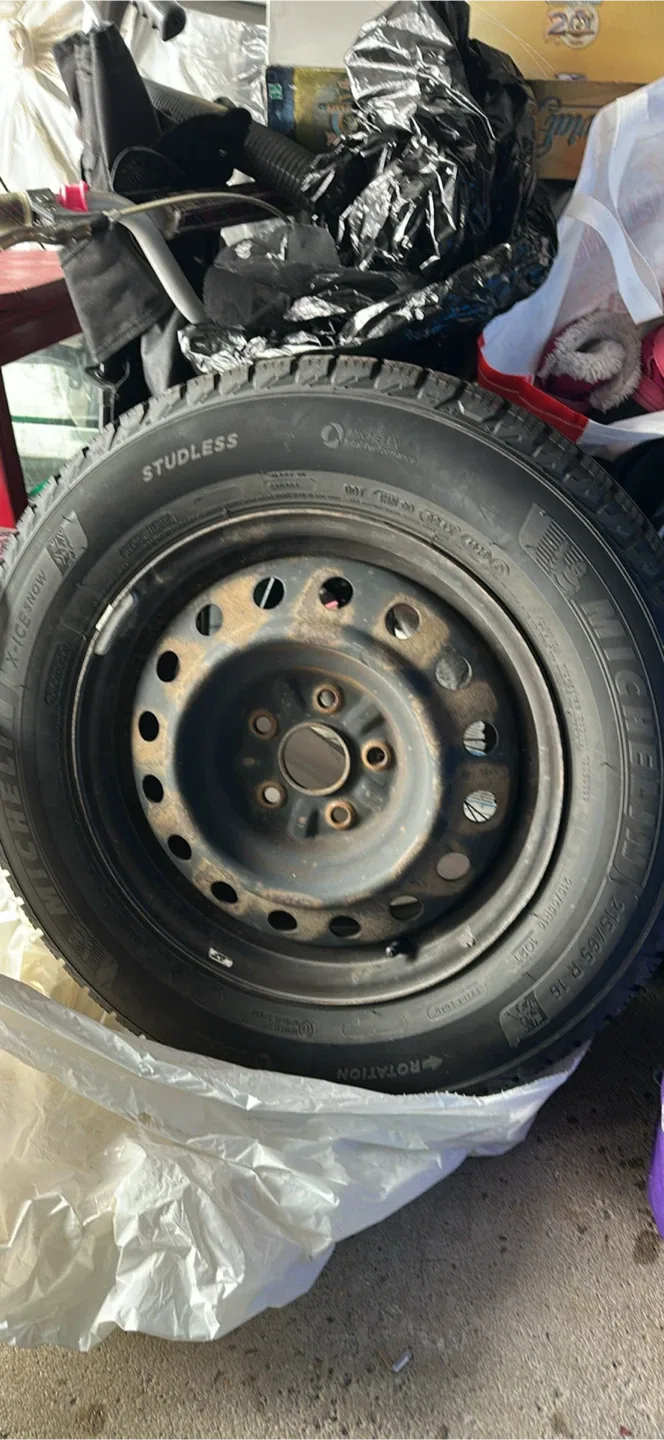 Michelin X-Ice Snow studless tire,  215/65R16