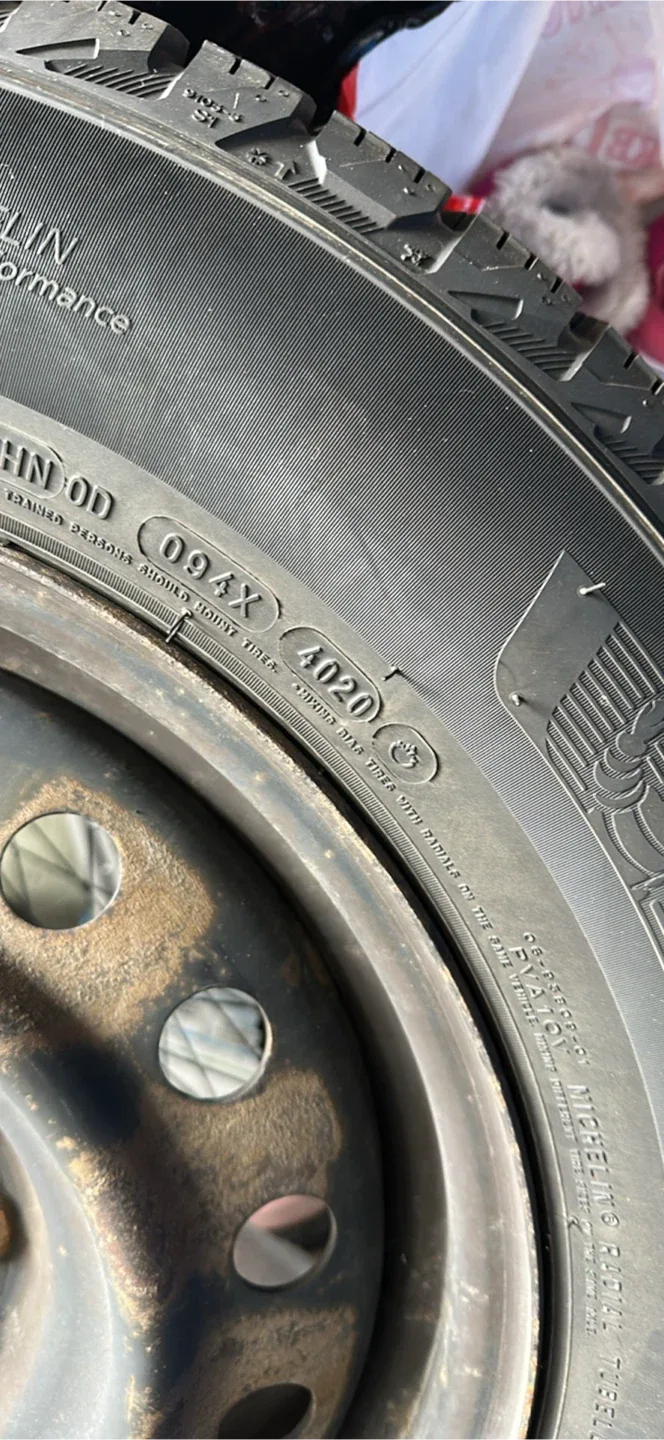 Michelin X-Ice Snow studless tire,  215/65R16 image indicator(3)