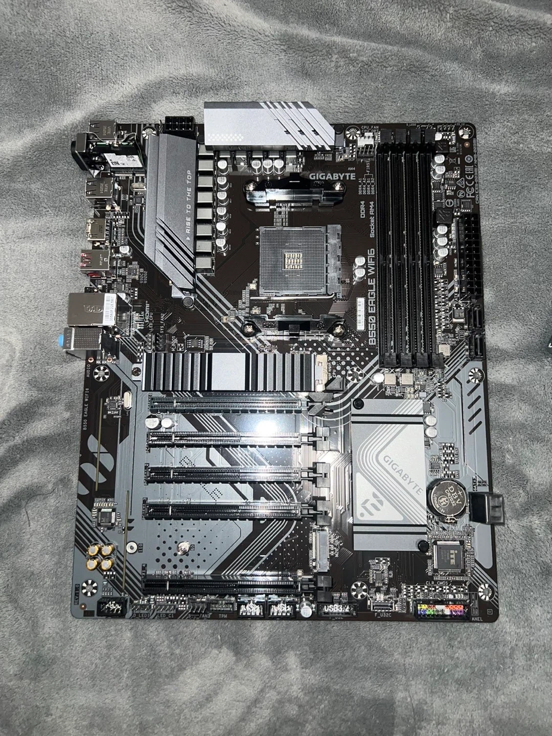 Gigabyte B550 eagle wifi6 - photo 2