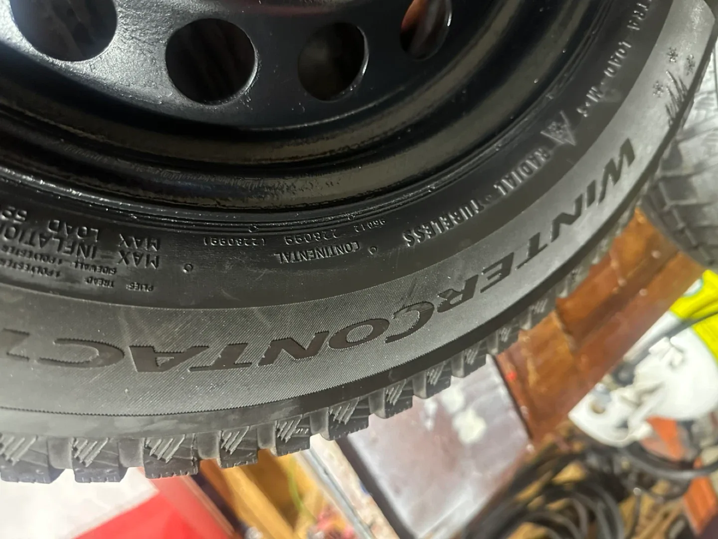 195/65/15 Snowtires on Rims 5x112 image indicator(3)