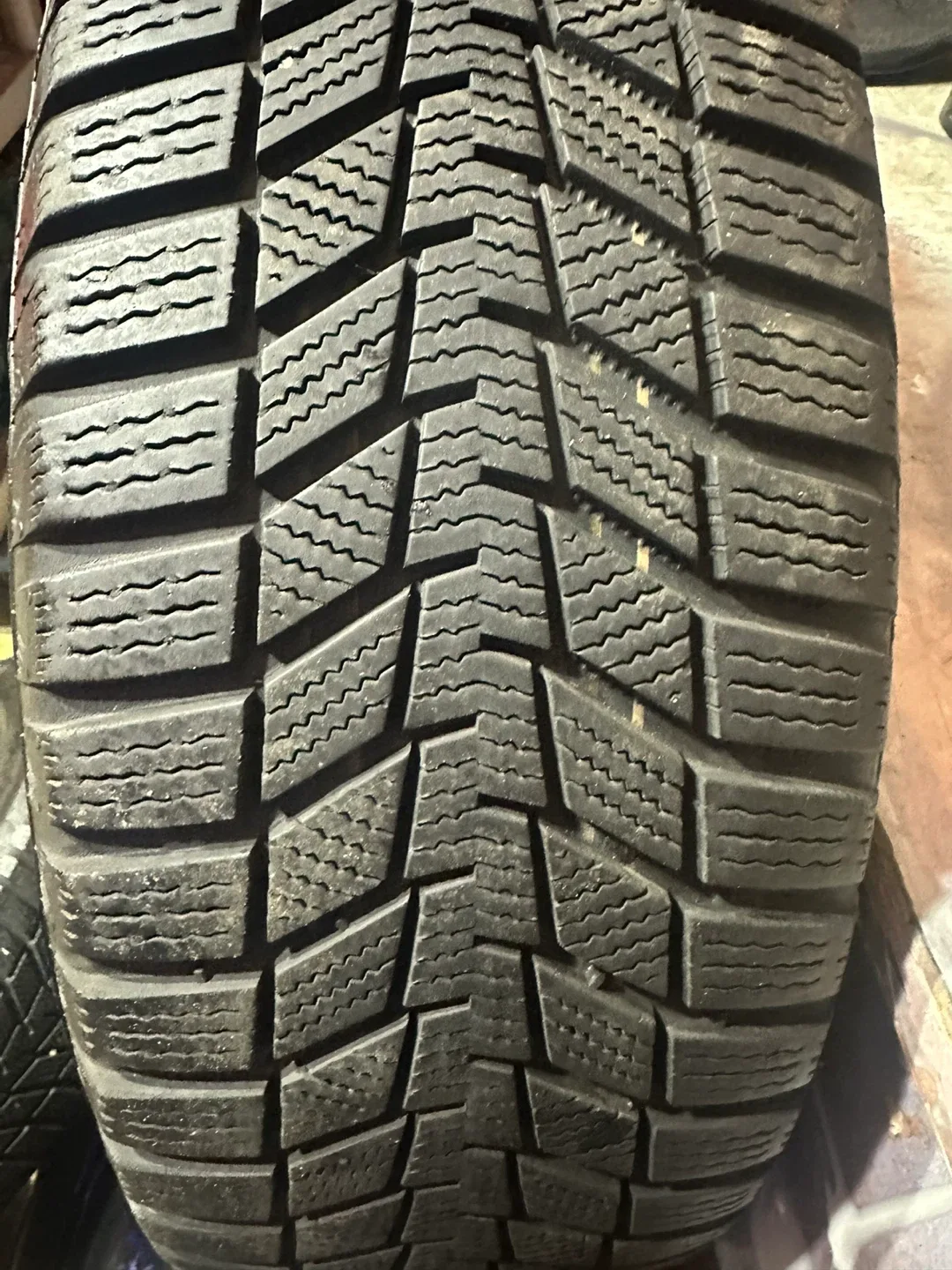 195/65/15 Snowtires on Rims 5x112 image indicator(5)