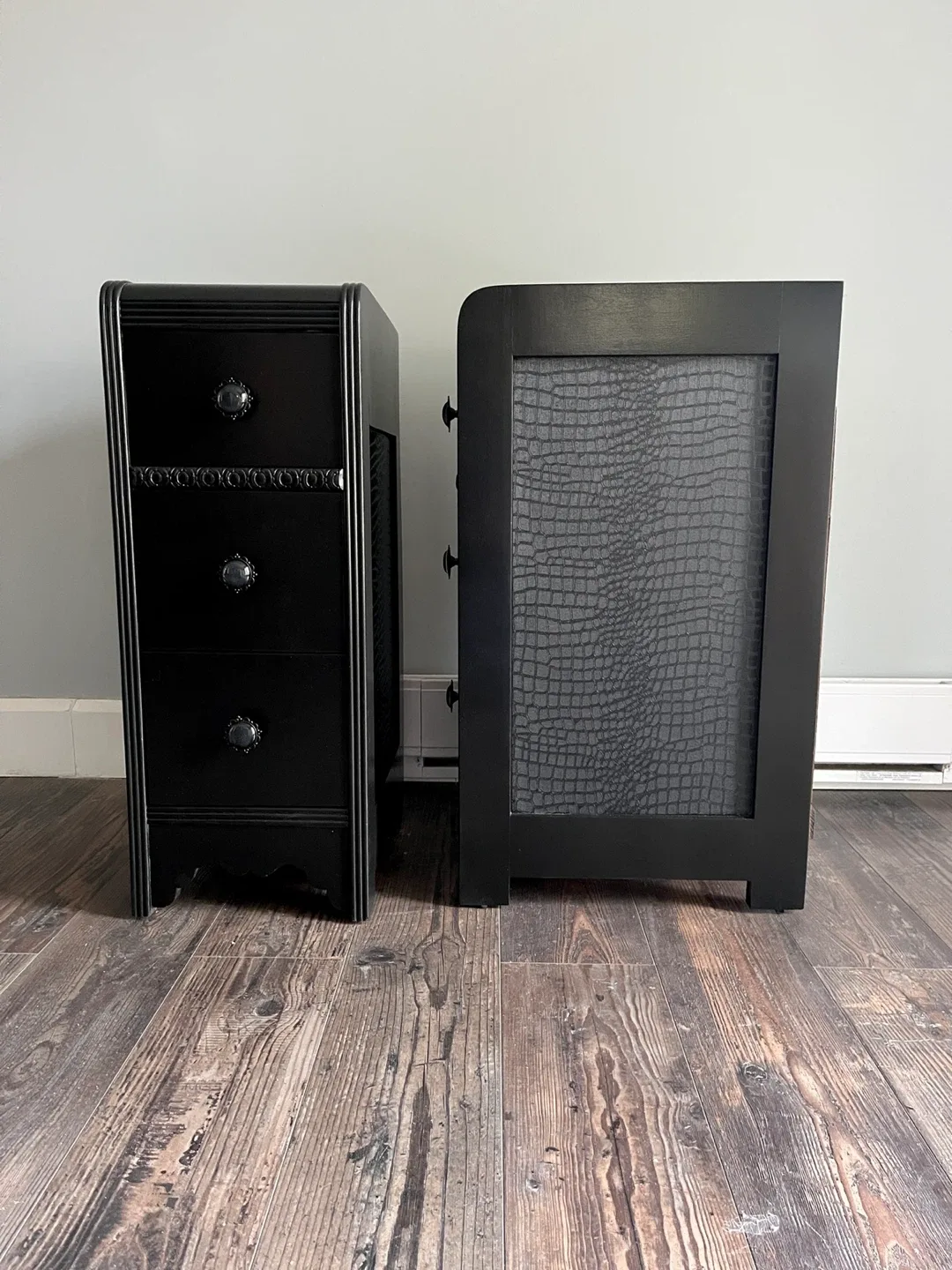 Black Tall Nightstands with Alligator Patterns - Bedside Tables image indicator(3)