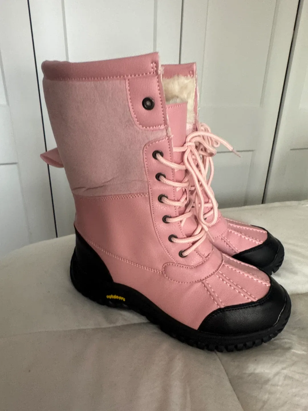 Brand New Ladies Size 8 Winter Boots in Box never Worn image indicator(4)