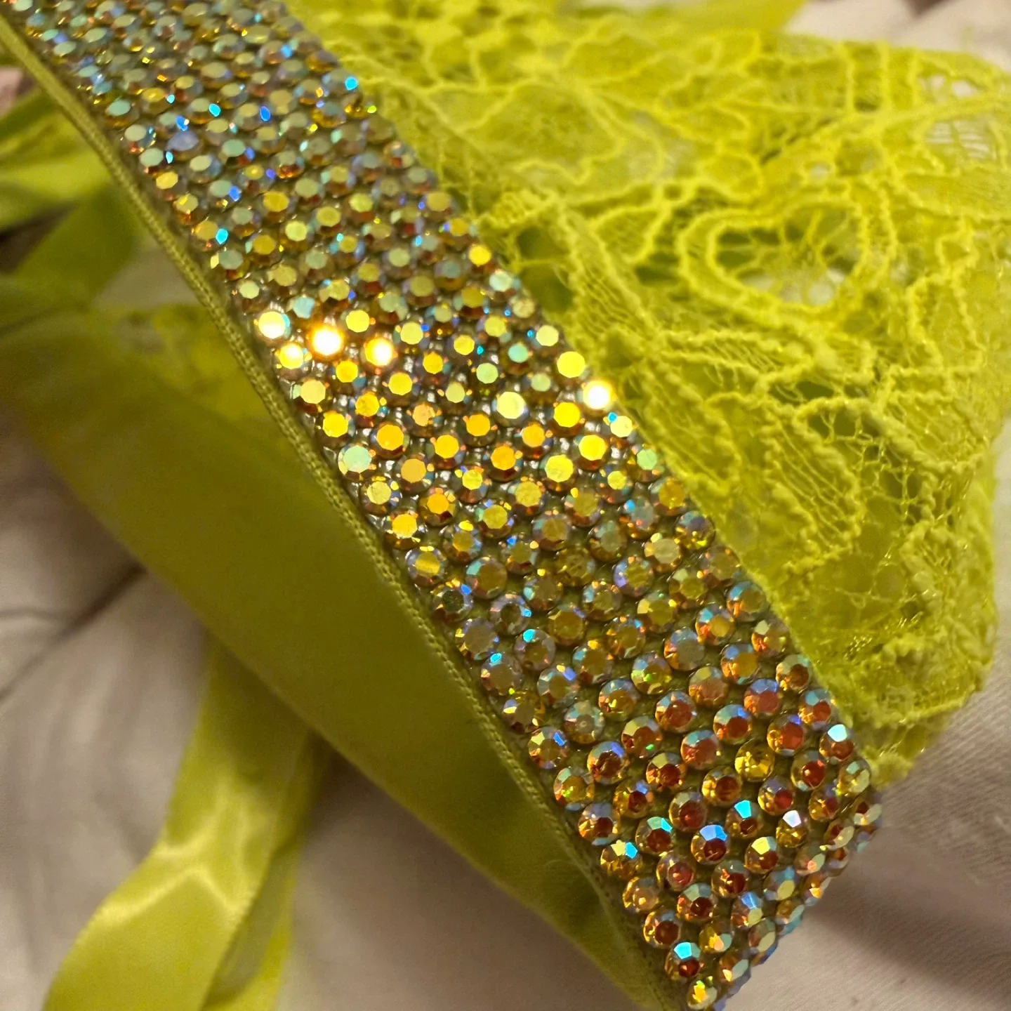 BNWT! Victoria’s Secret Lace Garter - Limelight Green image indicator(3)