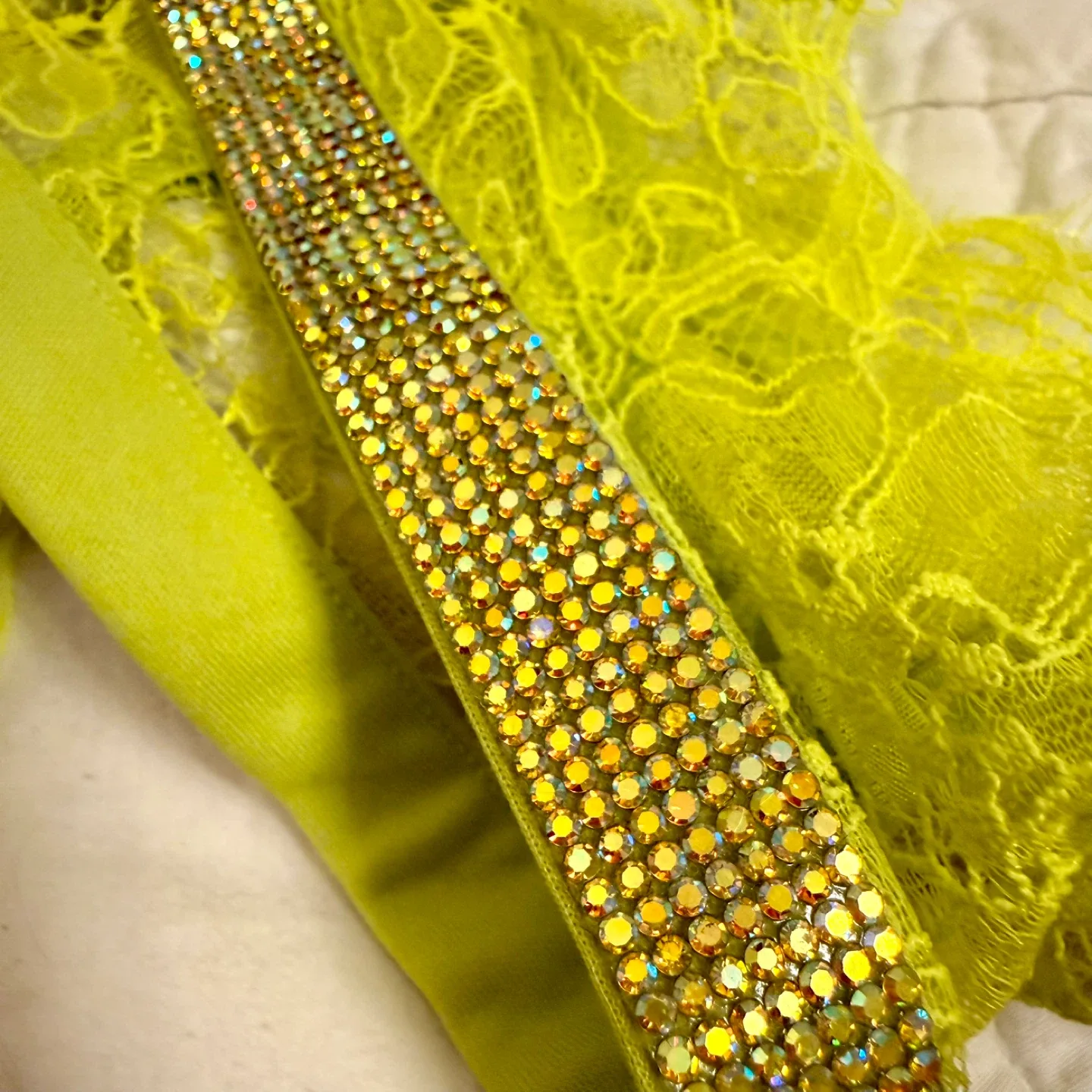 BNWT! Victoria’s Secret Lace Garter - Limelight Green image indicator(10)