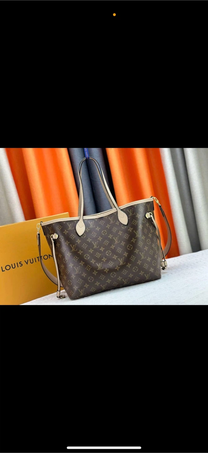 Louis Vuitton Neverfull MM Tote Bag