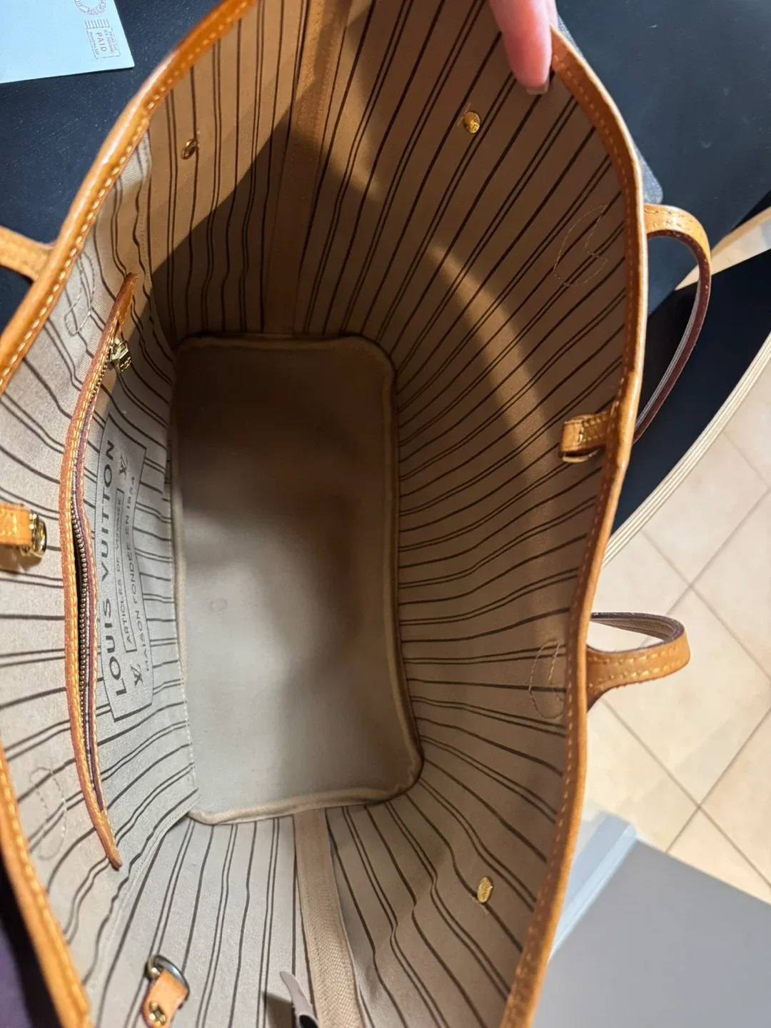 Louis Vuitton Neverfull MM Tote Bag image indicator(4)