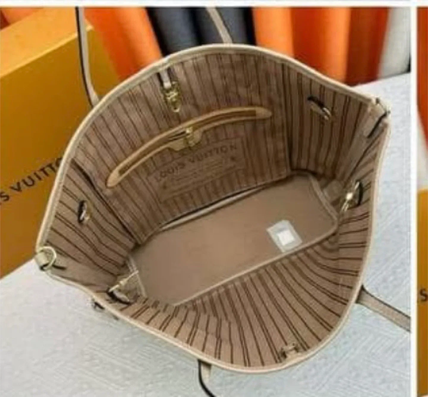 Louis Vuitton Neverfull MM Tote Bag image indicator(2)