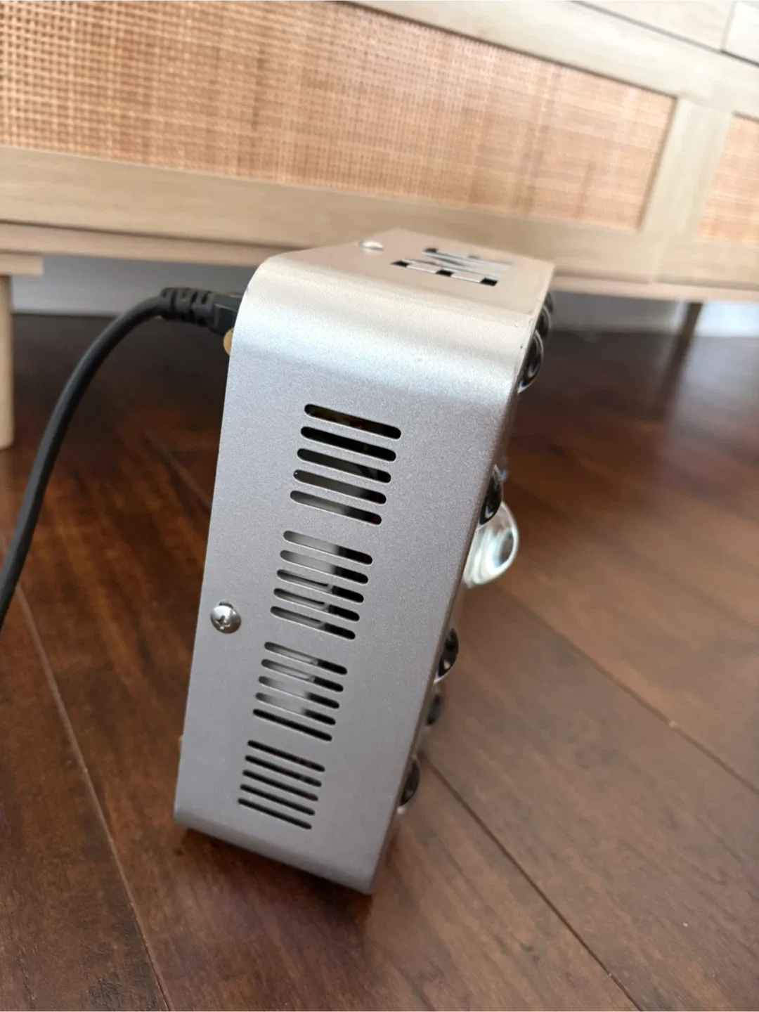 EMR Red Light Therapy Device image indicator(3)