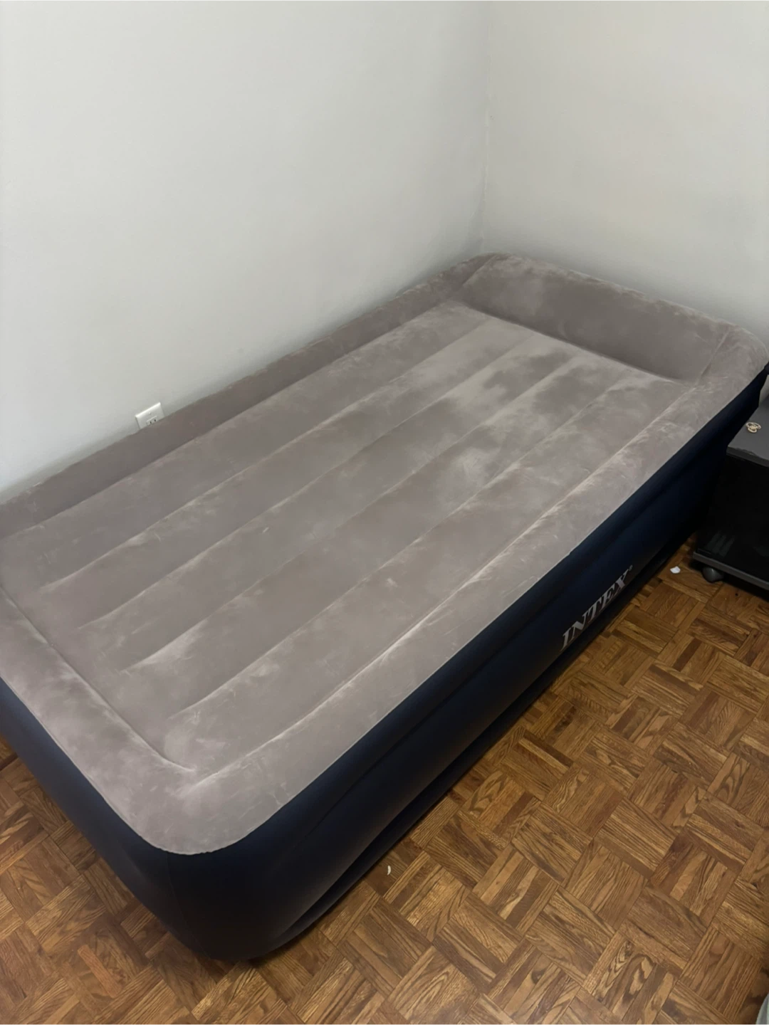 Intex Air Mattress - Great Condition! - photo 2
