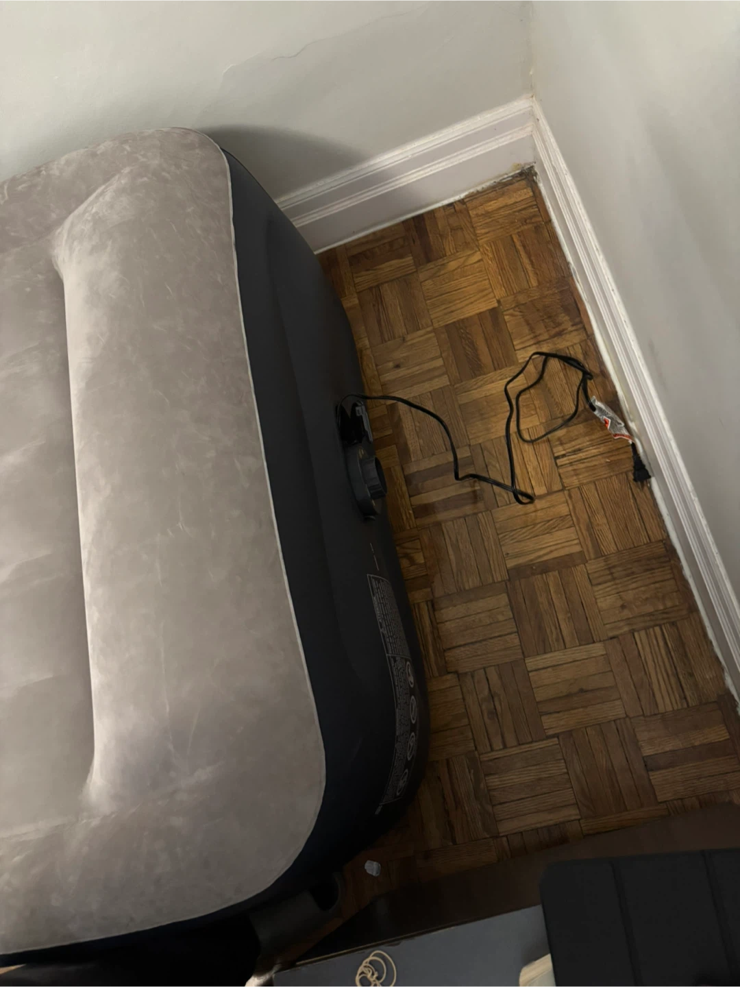 Intex Air Mattress - Great Condition! - photo 3