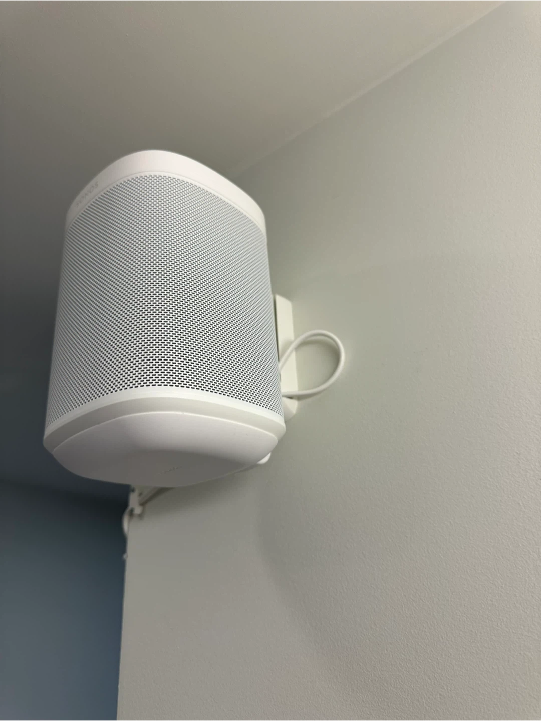 Sonos One with Mount (Gen 2) Smart Speaker - White - photo 2