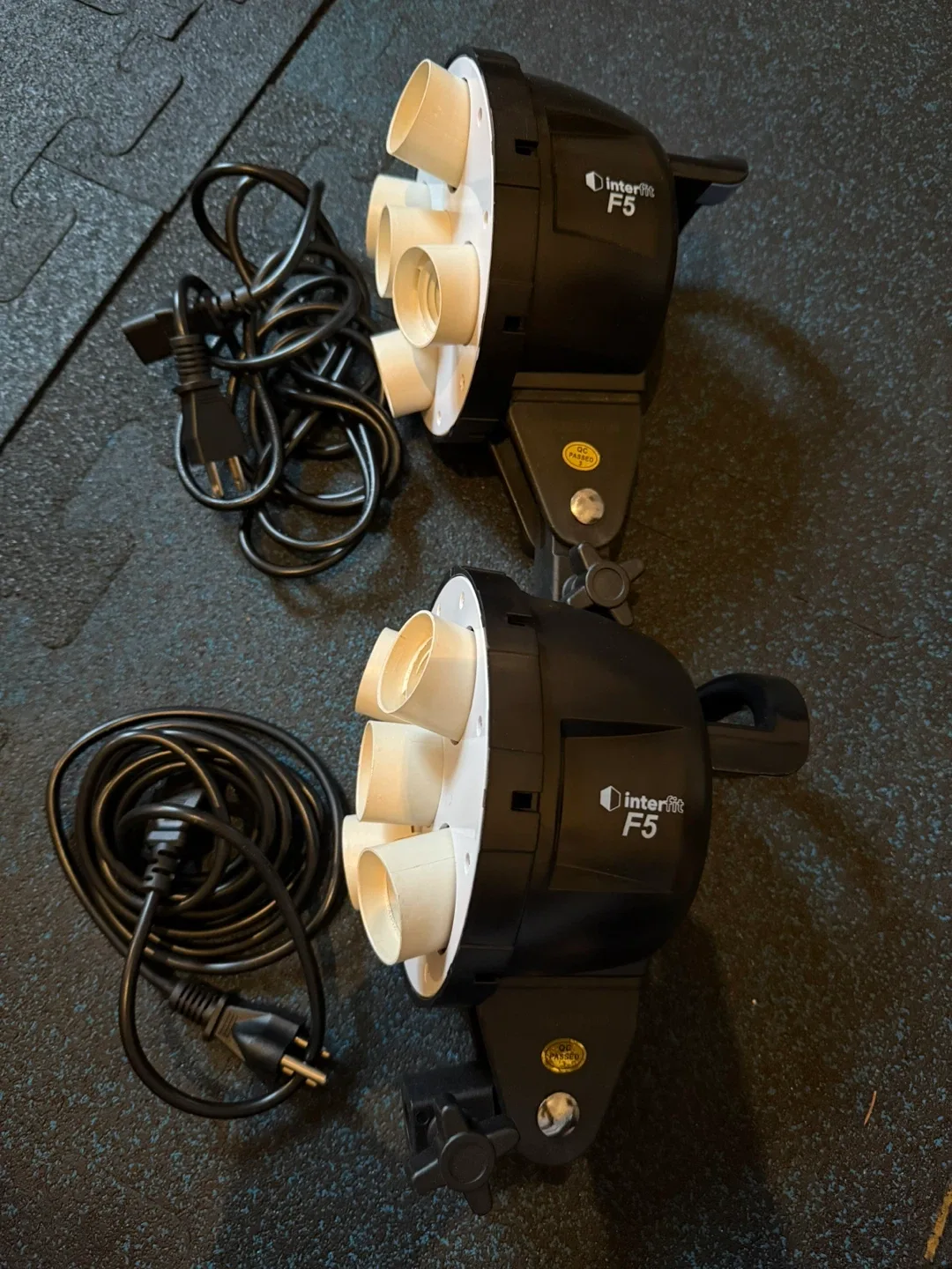 Interfit F5 Two-Head Continuous Lighting Kit image indicator(3)